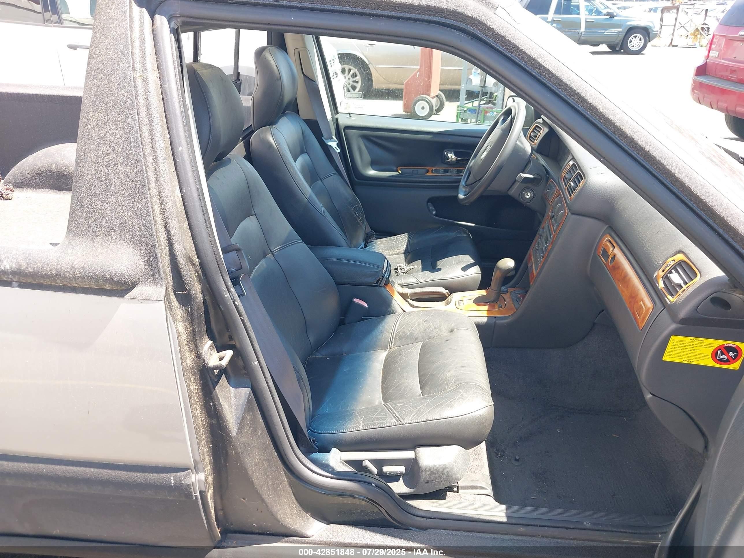1998 Volvo V70 T5 Серебряный vin: YV1LW5341W2377015