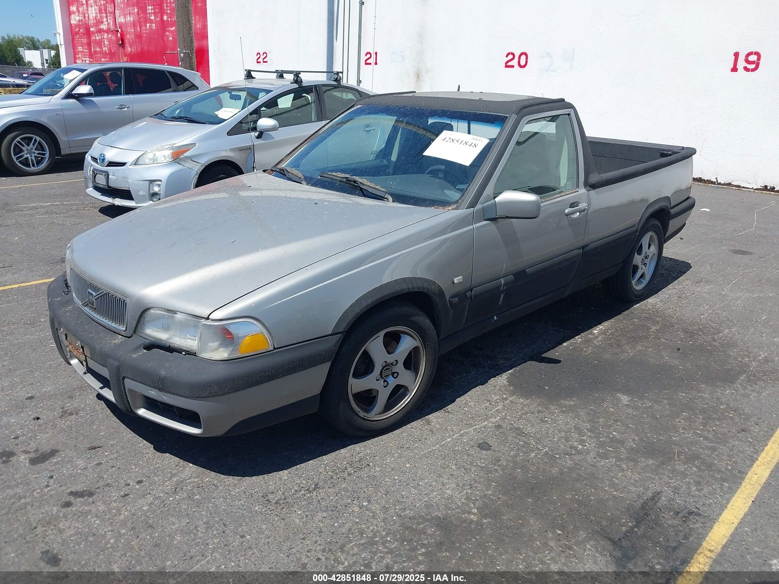 1998 Volvo V70 T5 Серебряный vin: YV1LW5341W2377015
