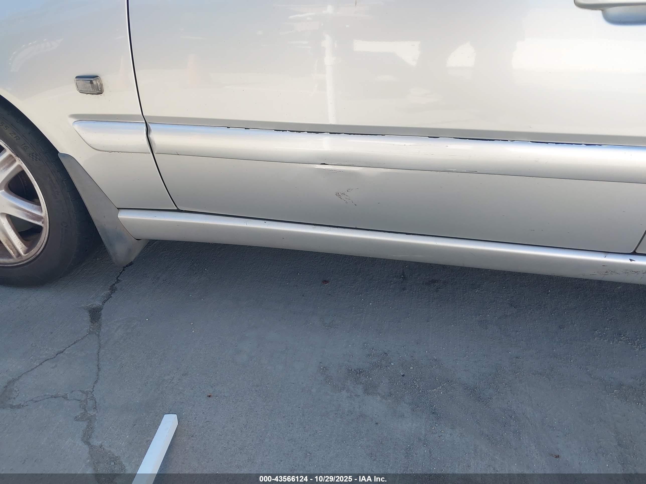 1999 Volvo V70 T5 Silver vin: YV1LW53D7X2602006
