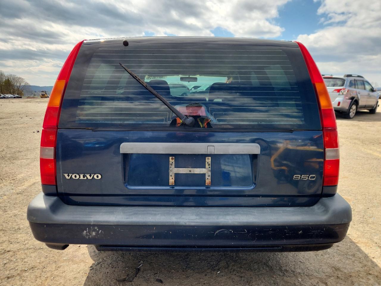 1994 Volv 850 Blue vin: YV1LW5503R2035662