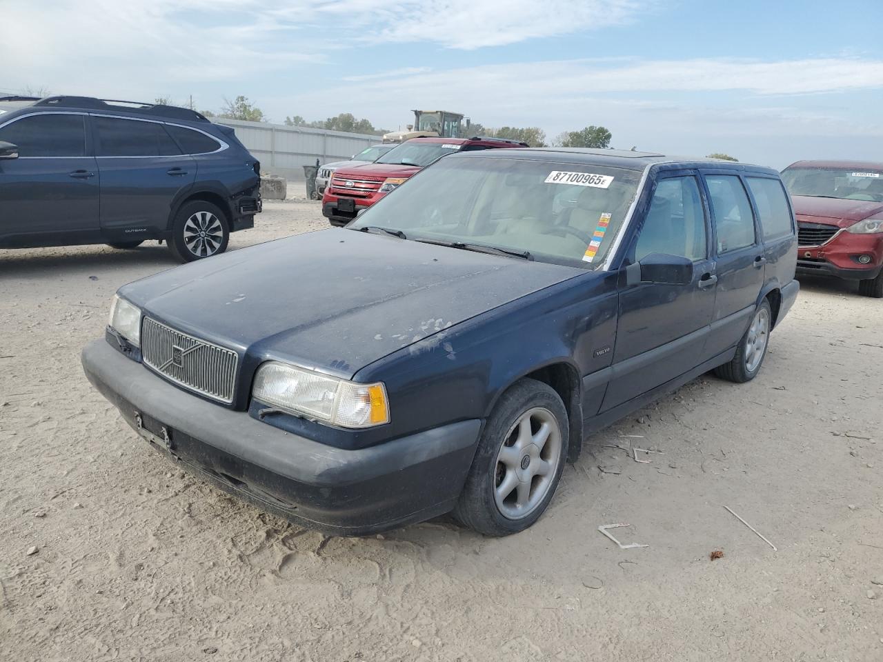 YV1LW5512T2186363