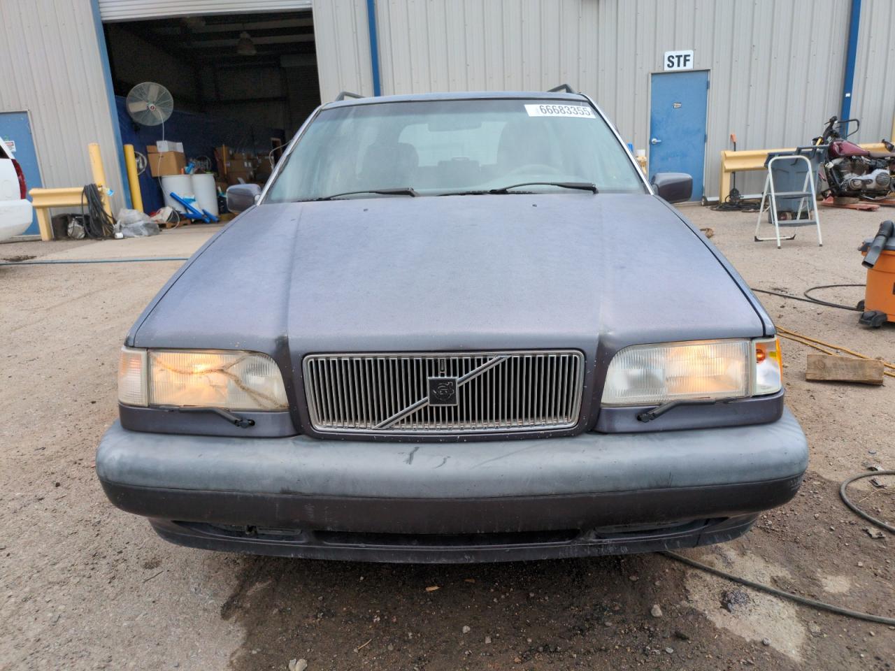 1995 Volvo 850 Base Purple vin: YV1LW5539S2121185