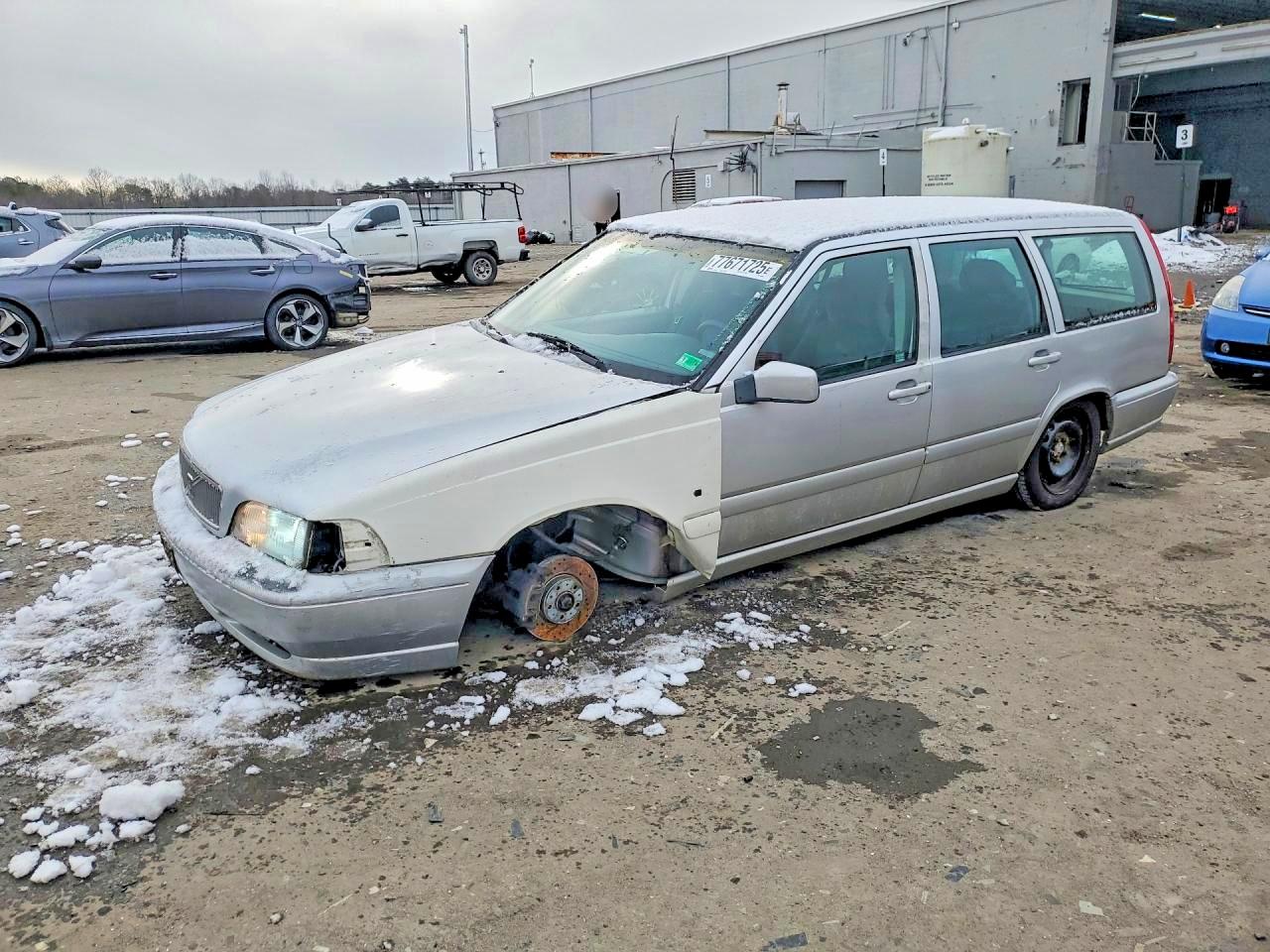 YV1LW5540W2363183