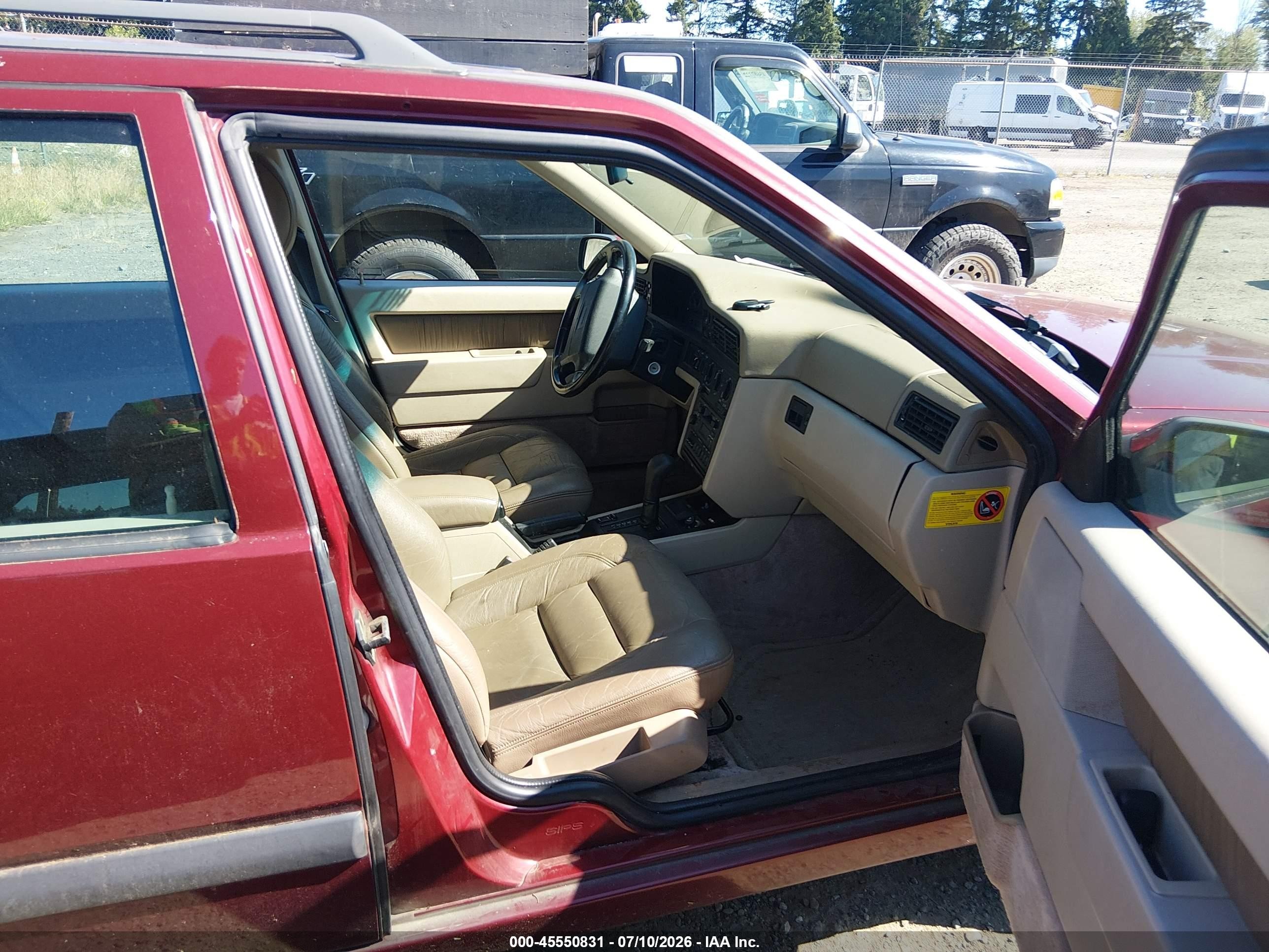 1997 Volvo 850 Gt Red vin: YV1LW554XV2337575
