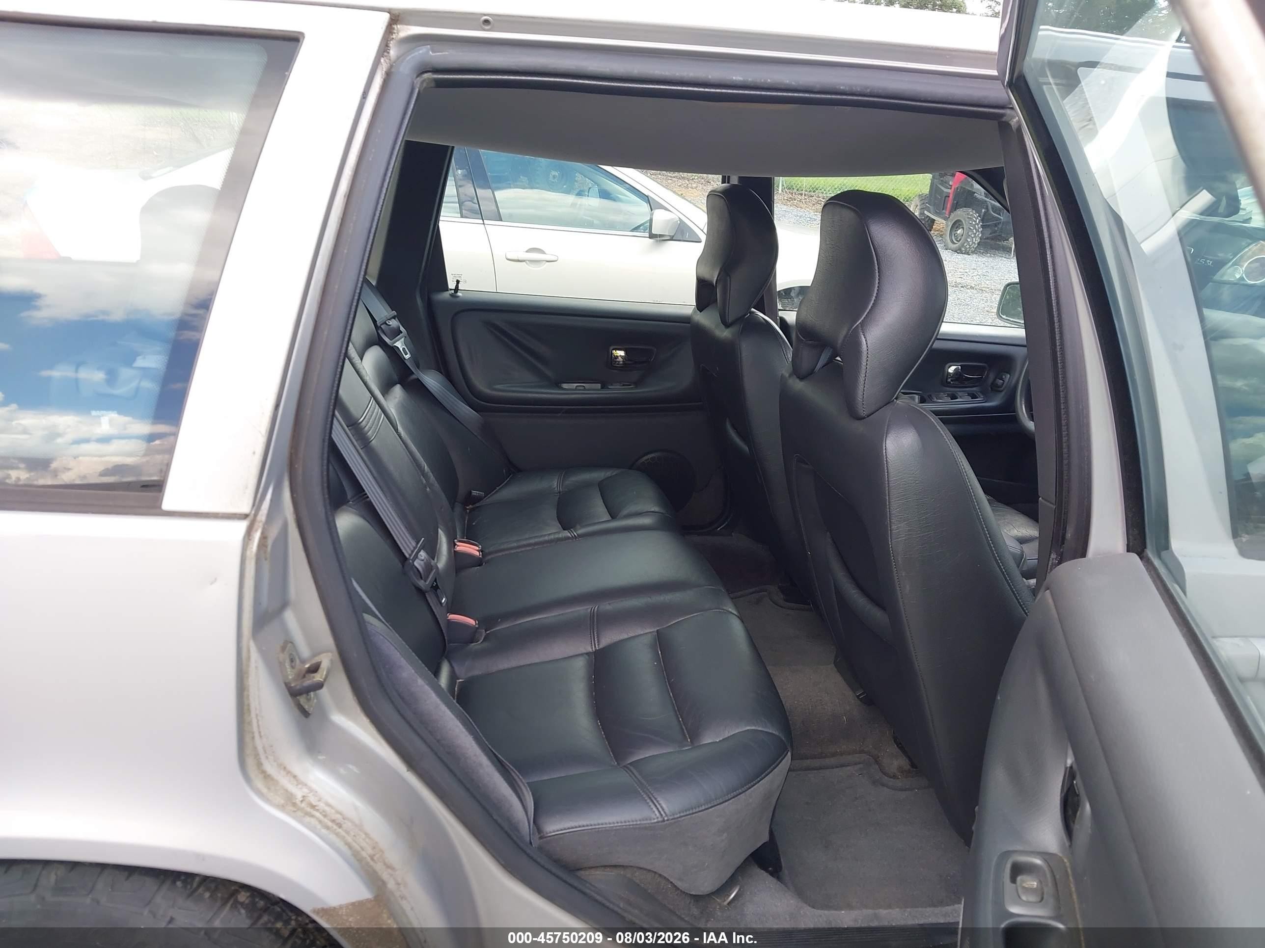 1998 Volvo V70   Серебряный vin: YV1LW5577W3474902
