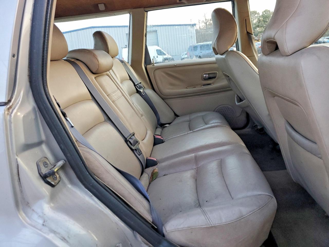 1999 Volvo V70 Gold vin: YV1LW55A1X2619628