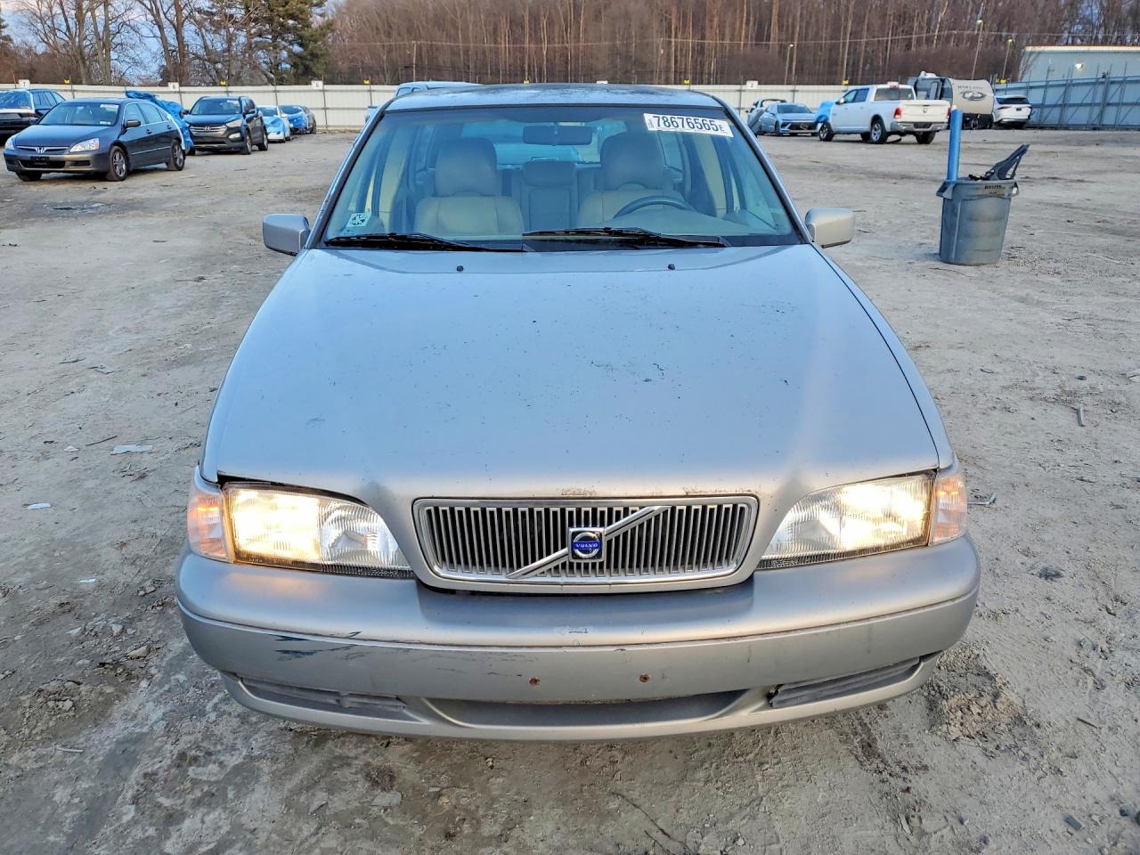 1999 Volvo V70 Gold vin: YV1LW55A1X2619628