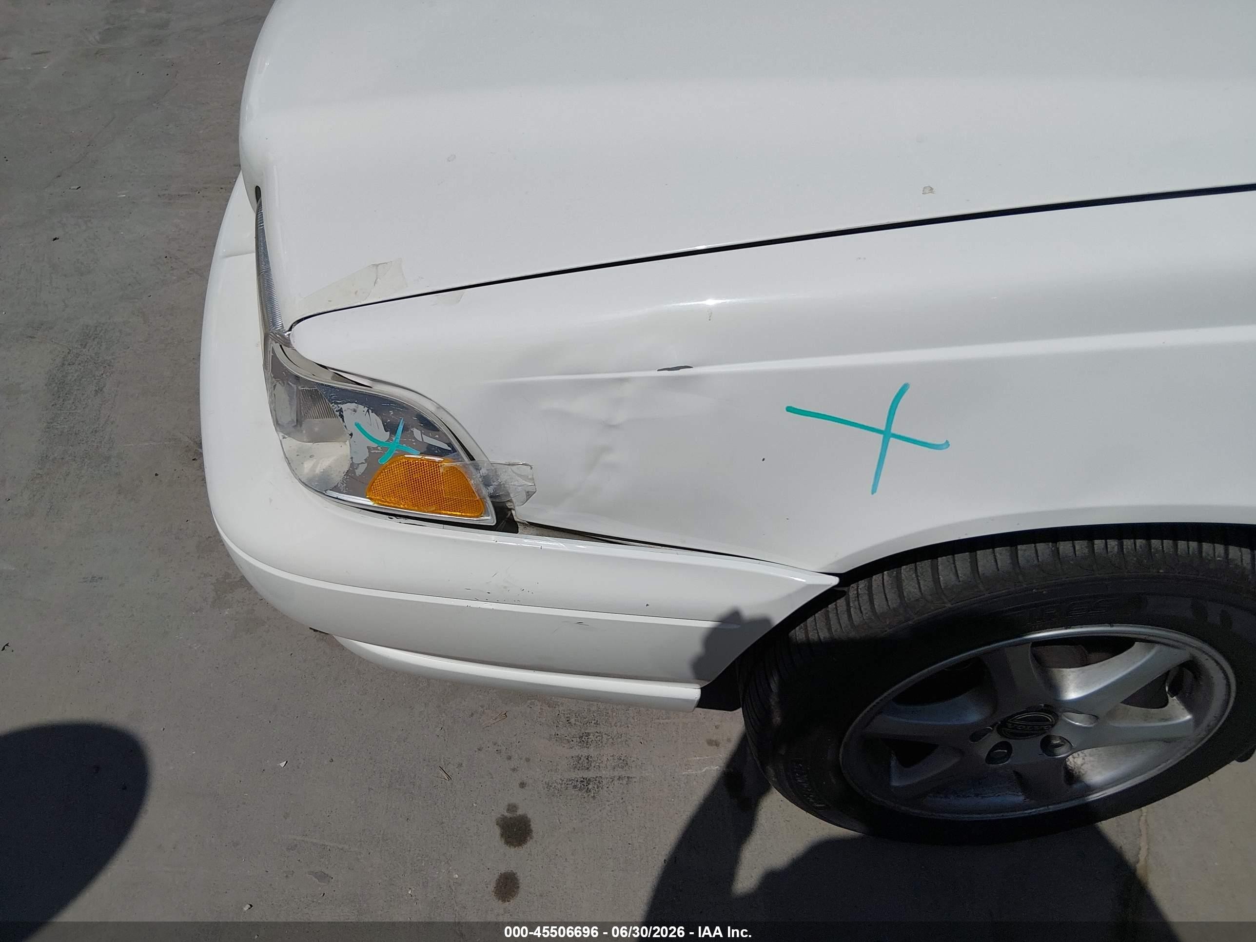 1999 Volvo V70   White vin: YV1LW55AXX2621524