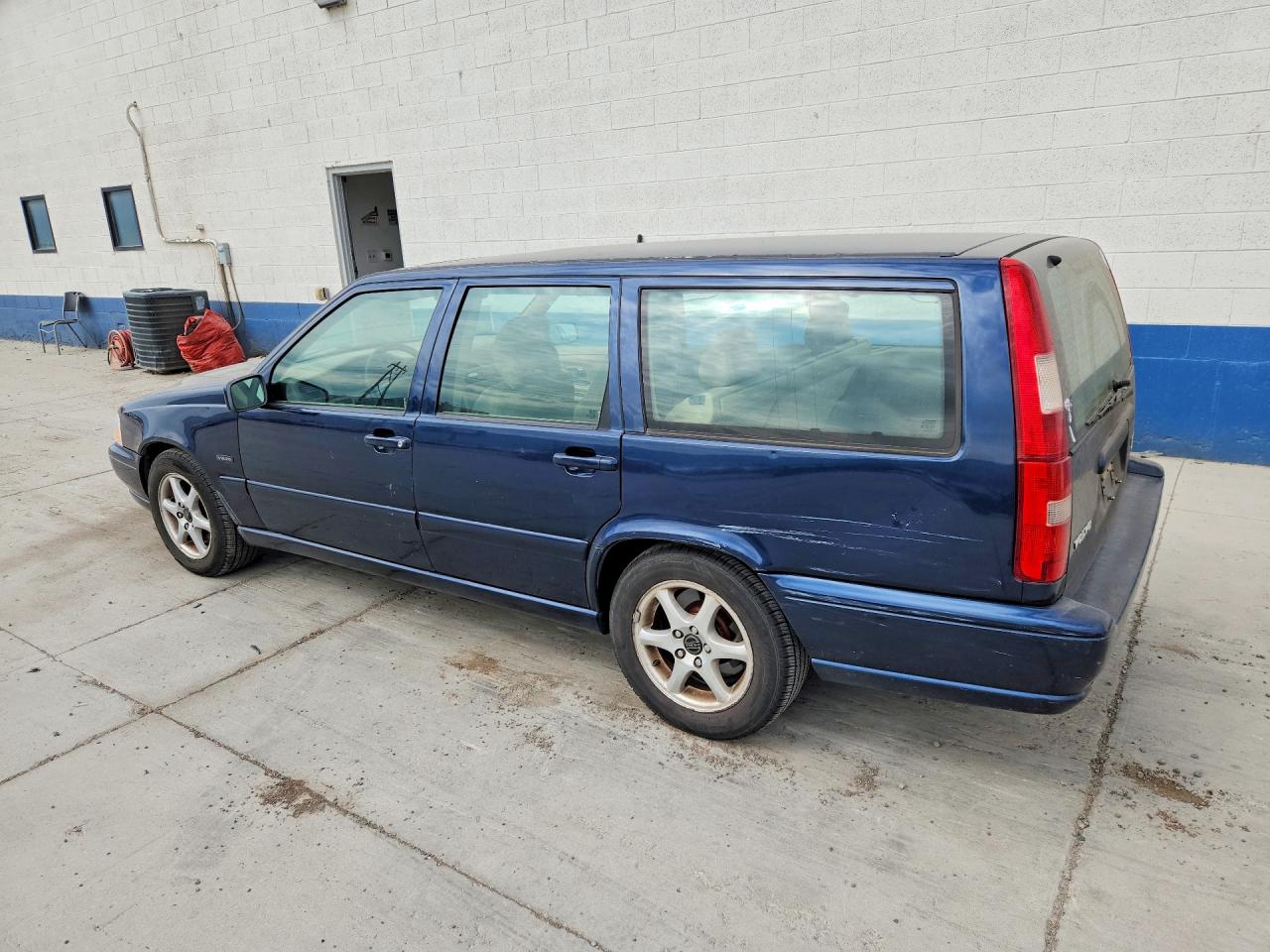 1998 Volvo V70 Blue vin: YV1LW5671W2498794