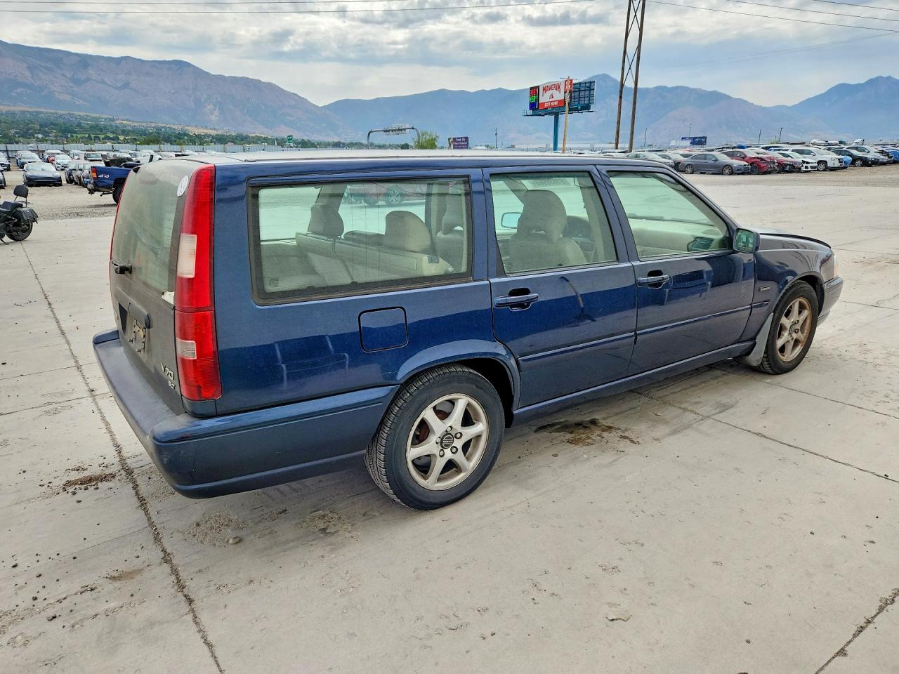 1998 Volvo V70 Blue vin: YV1LW5671W2498794