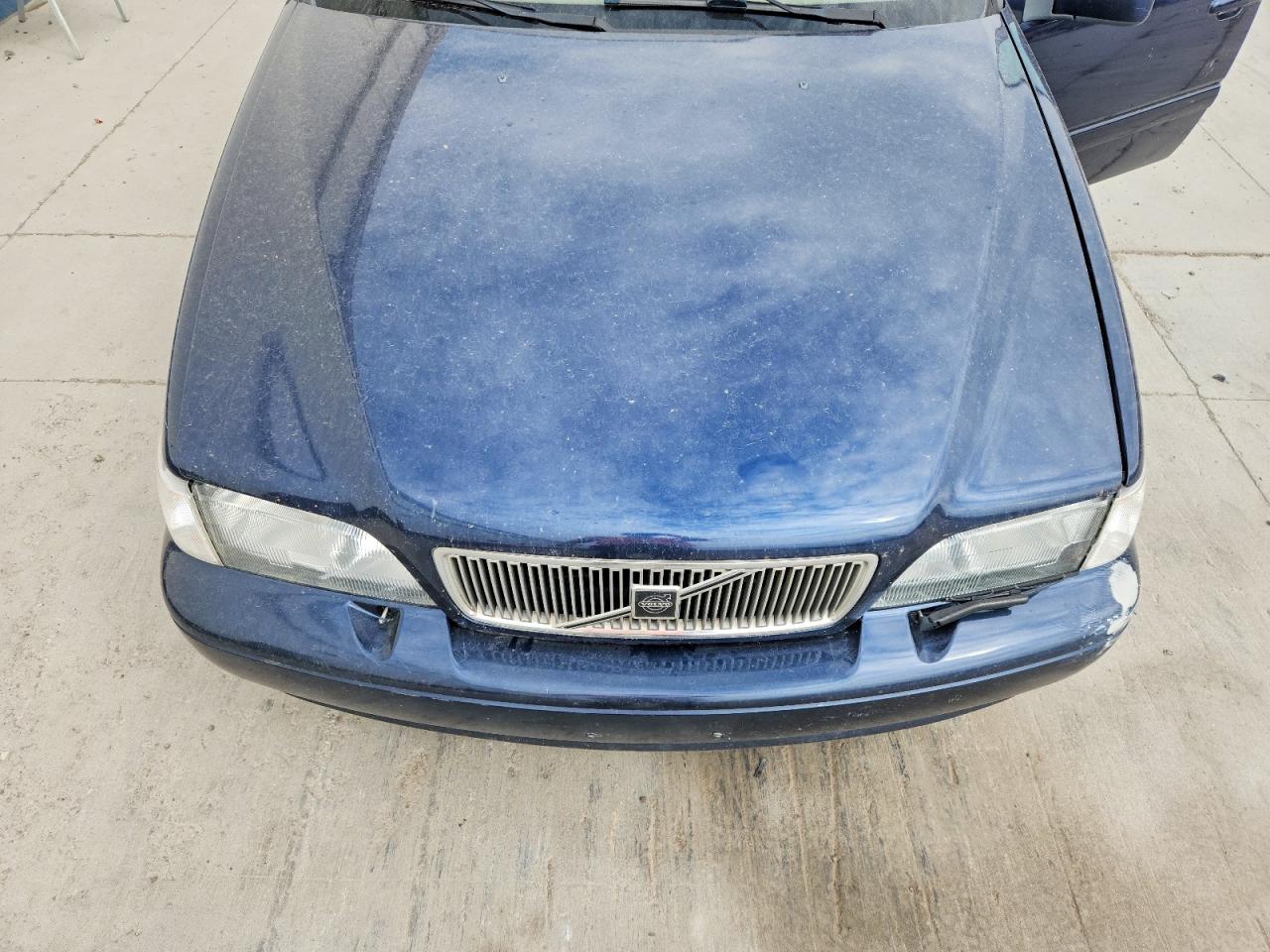 1998 Volvo V70 Blue vin: YV1LW5671W2498794