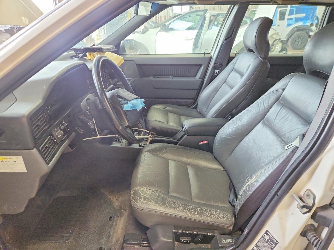 1997 Volvo 850 4d T5 White vin: YV1LW5728V2323816