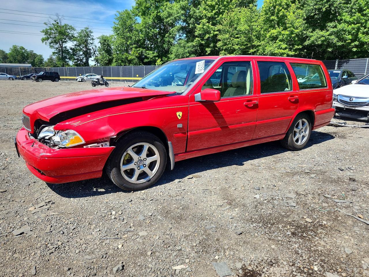 2000 Volvo V70 Red vin: YV1LW61J2Y2669418