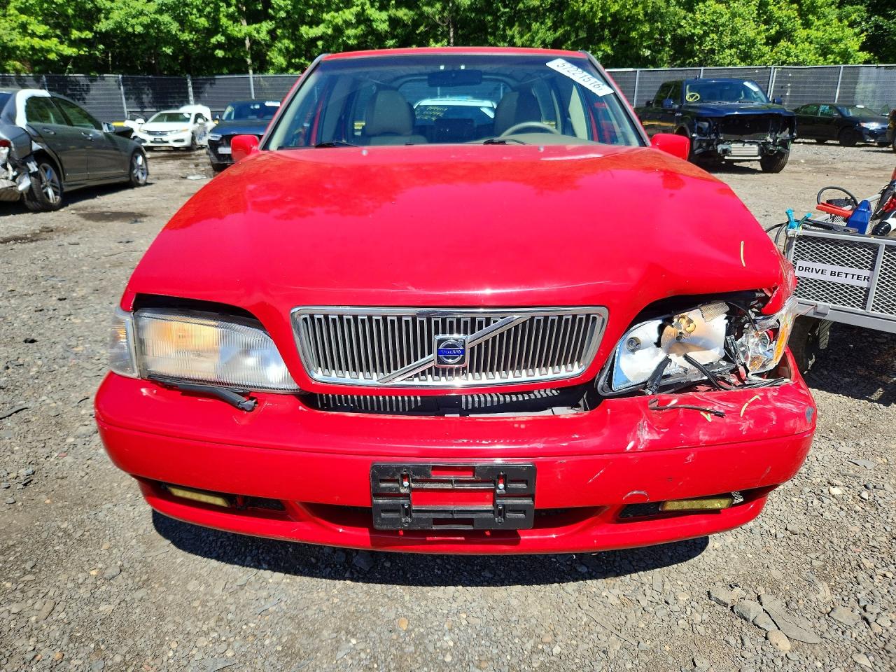 2000 Volvo V70 Red vin: YV1LW61J2Y2669418