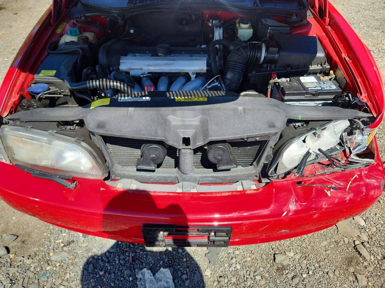 2000 Volvo V70 Red vin: YV1LW61J2Y2669418