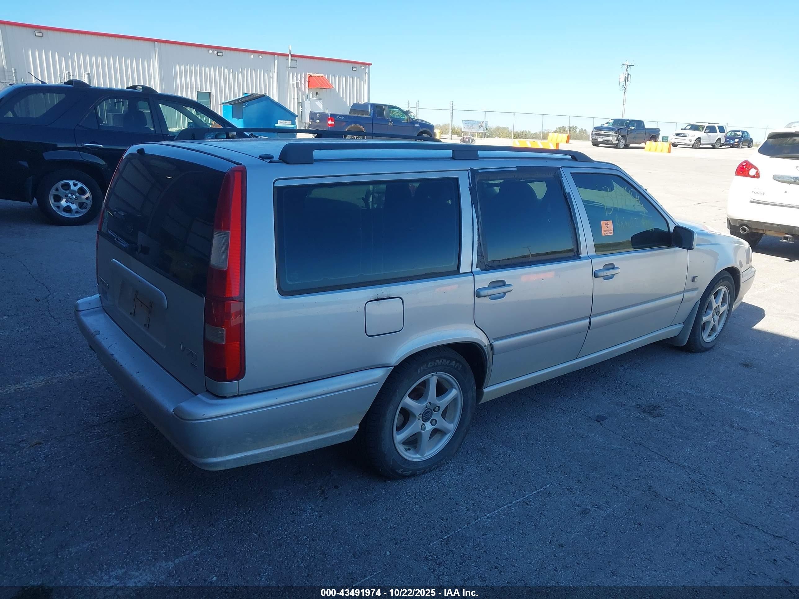 2000 Volvo V70 Se Серебряный vin: YV1LW61J8Y2732179