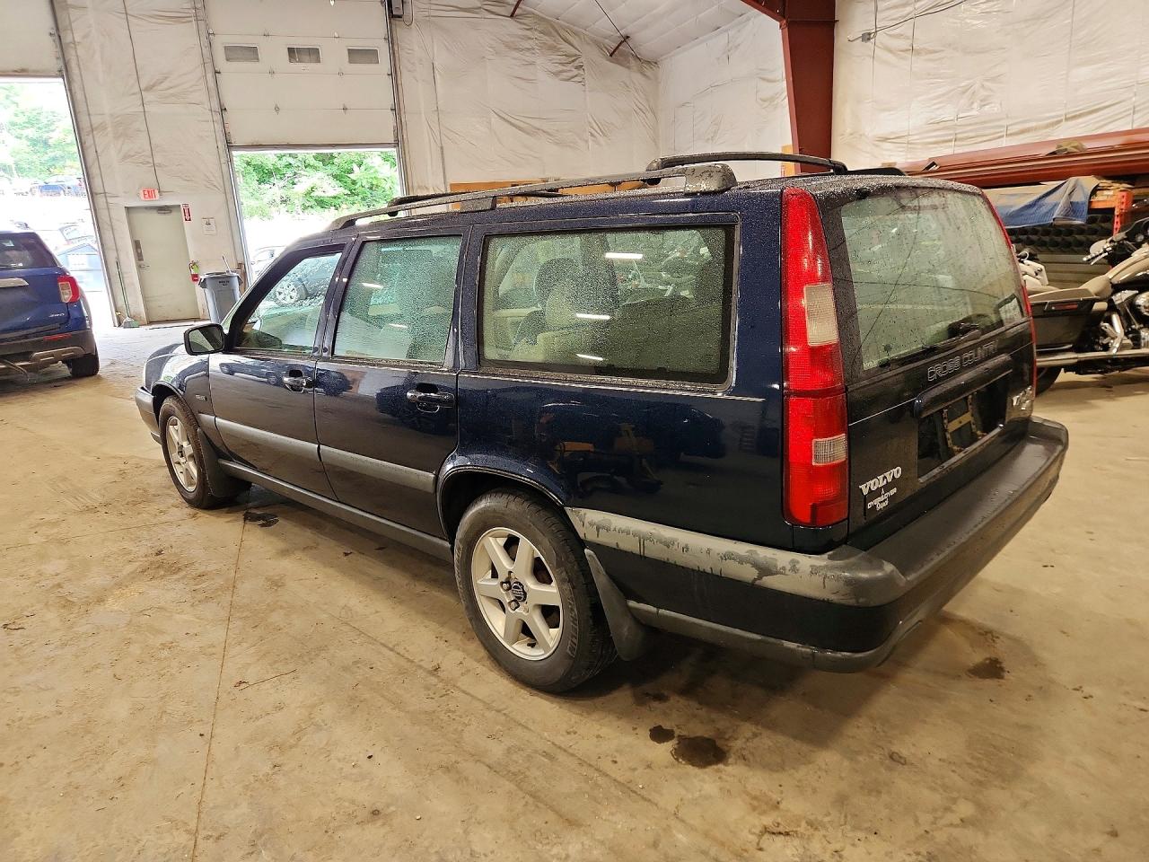 1998 Volvo V70 Xc Blue vin: YV1LZ5646W2494754