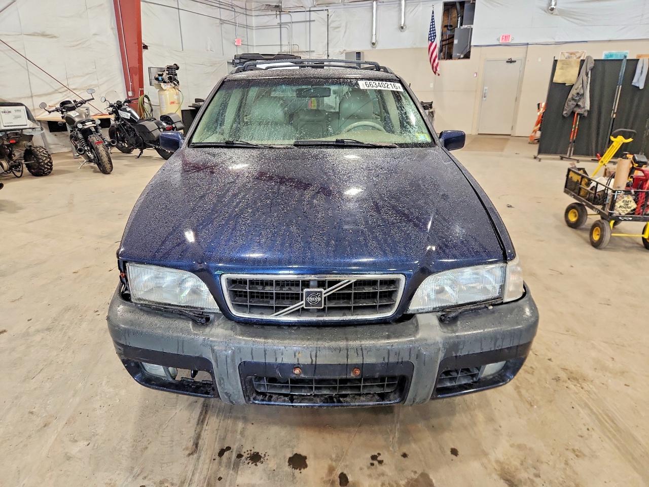 1998 Volvo V70 Xc Blue vin: YV1LZ5646W2494754