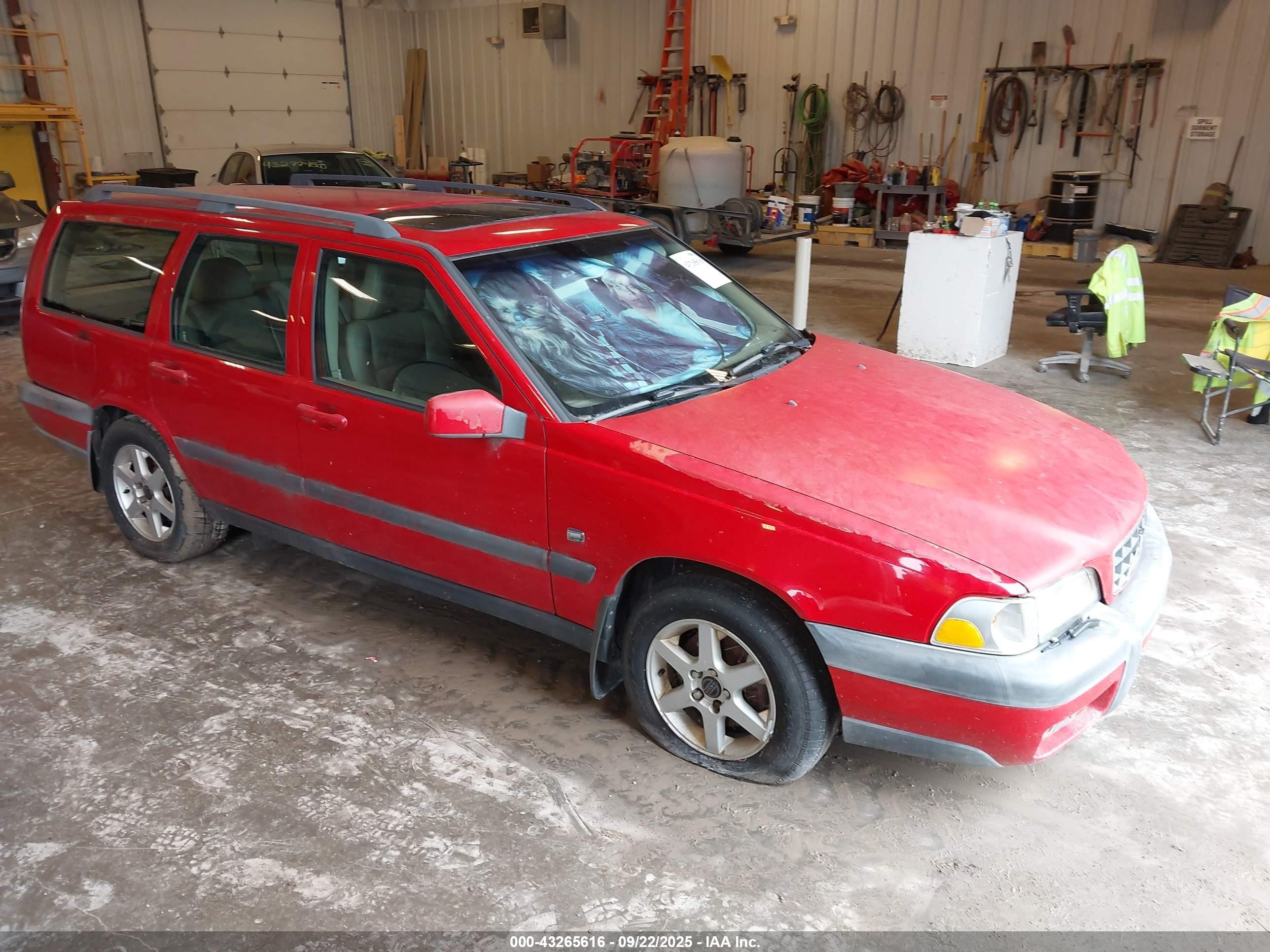 1999 Volvo V70 Xc Red vin: YV1LZ56D2X2625633