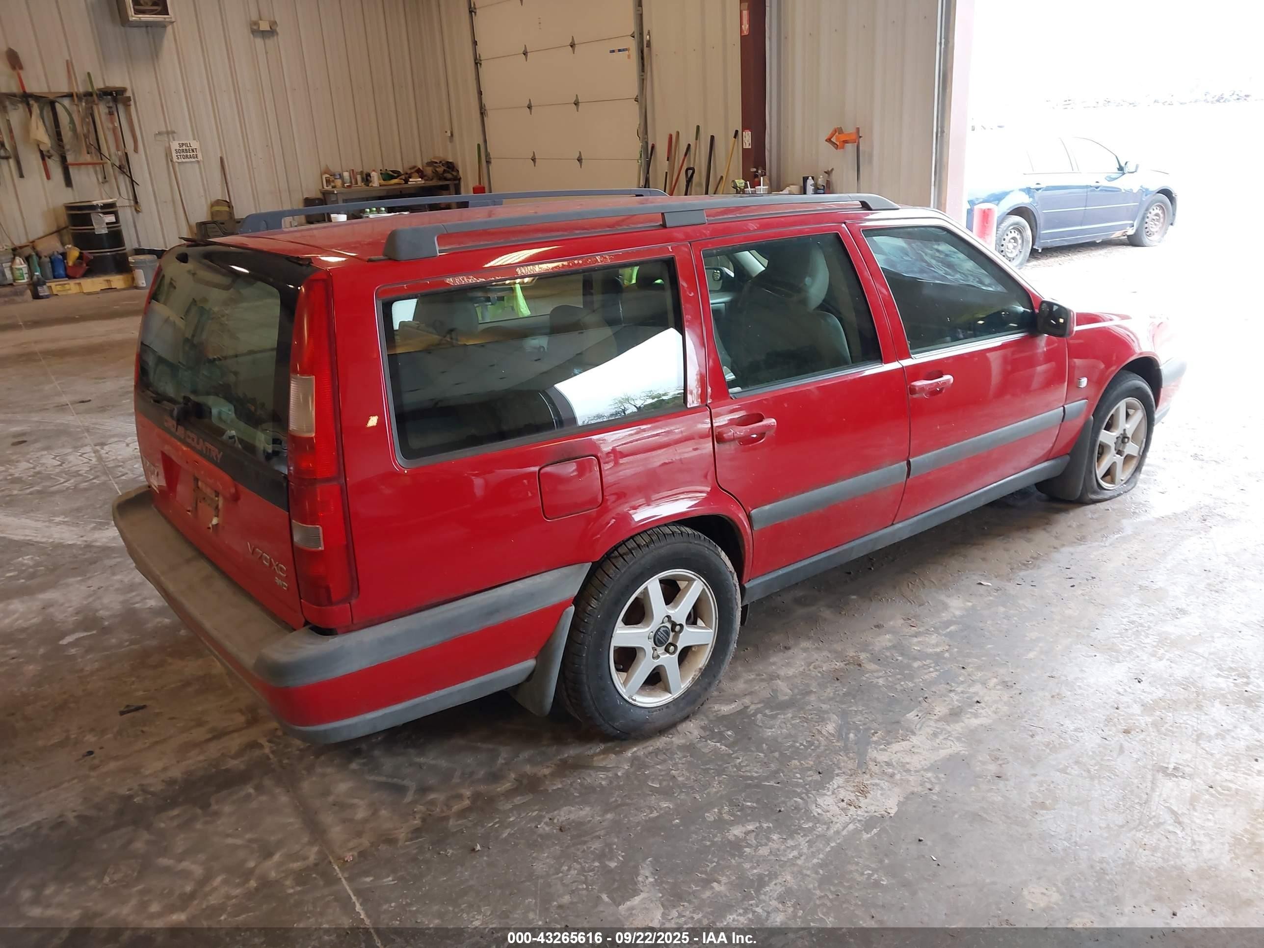 1999 Volvo V70 Xc Red vin: YV1LZ56D2X2625633