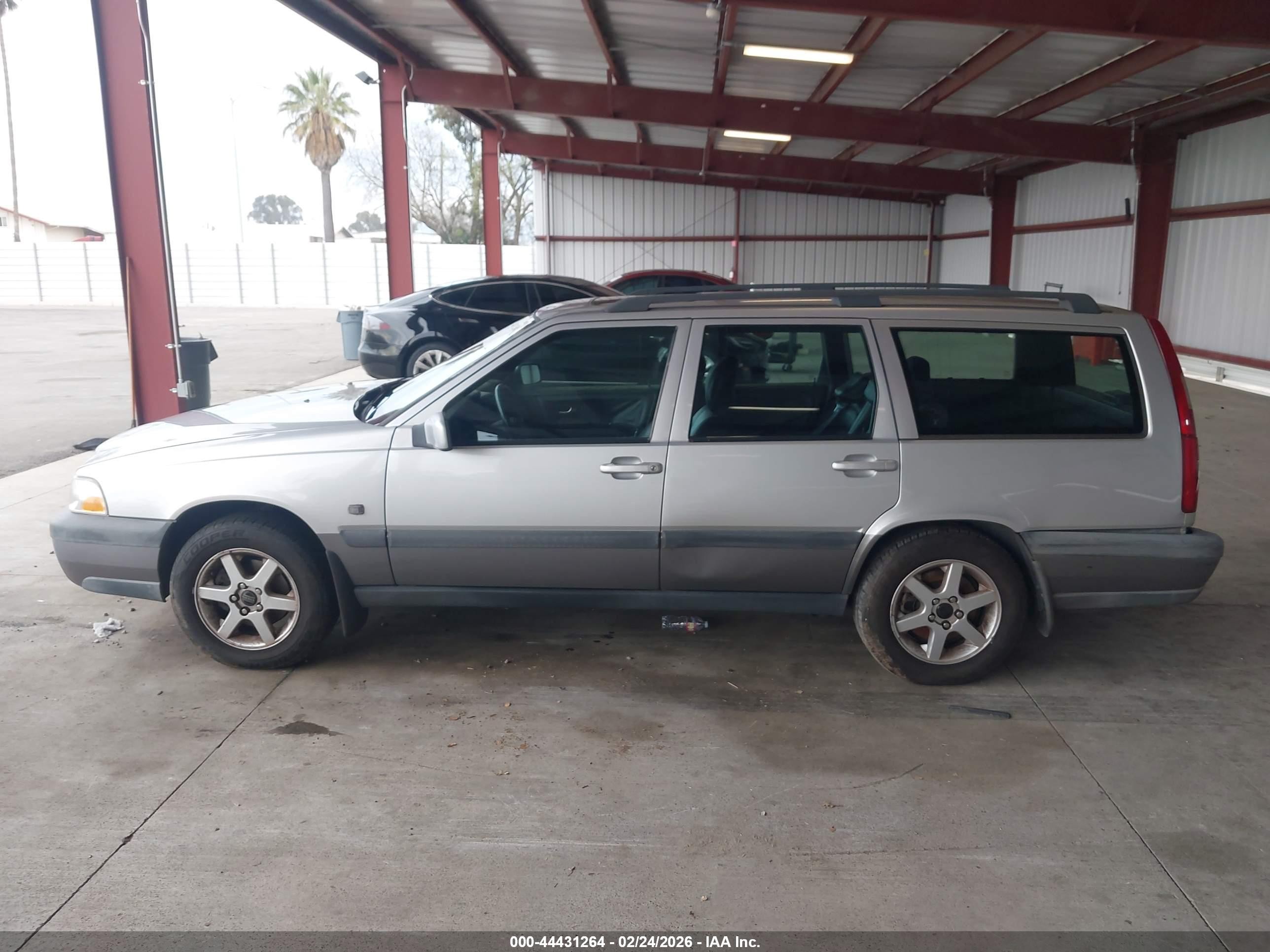 1999 Volvo V70 Xc Silver vin: YV1LZ56D3X2617721