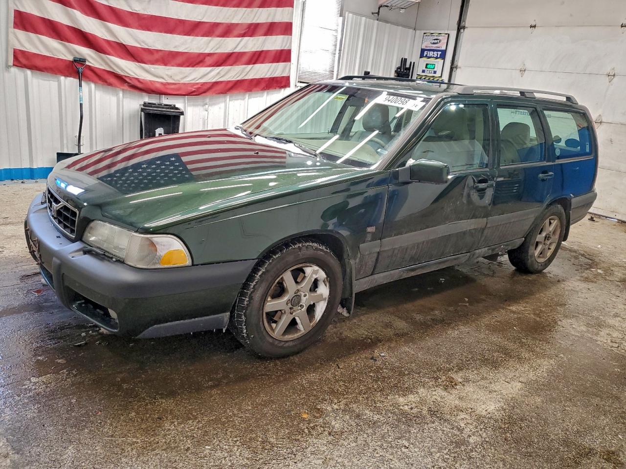 1999 Volvo V70 Xc Green vin: YV1LZ56D4X2618313