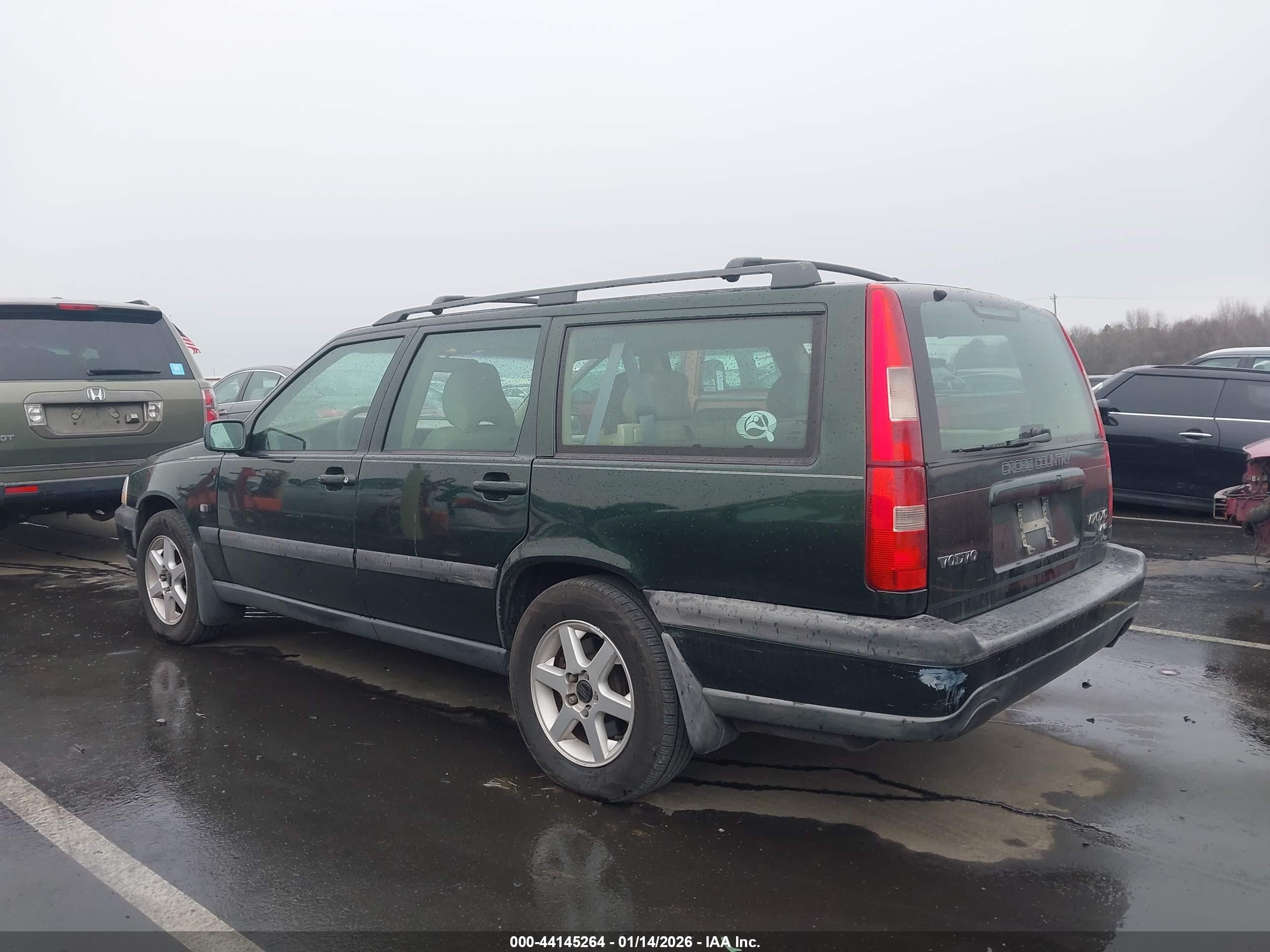 1999 Volvo V70 Xc Green vin: YV1LZ56D6X2622153