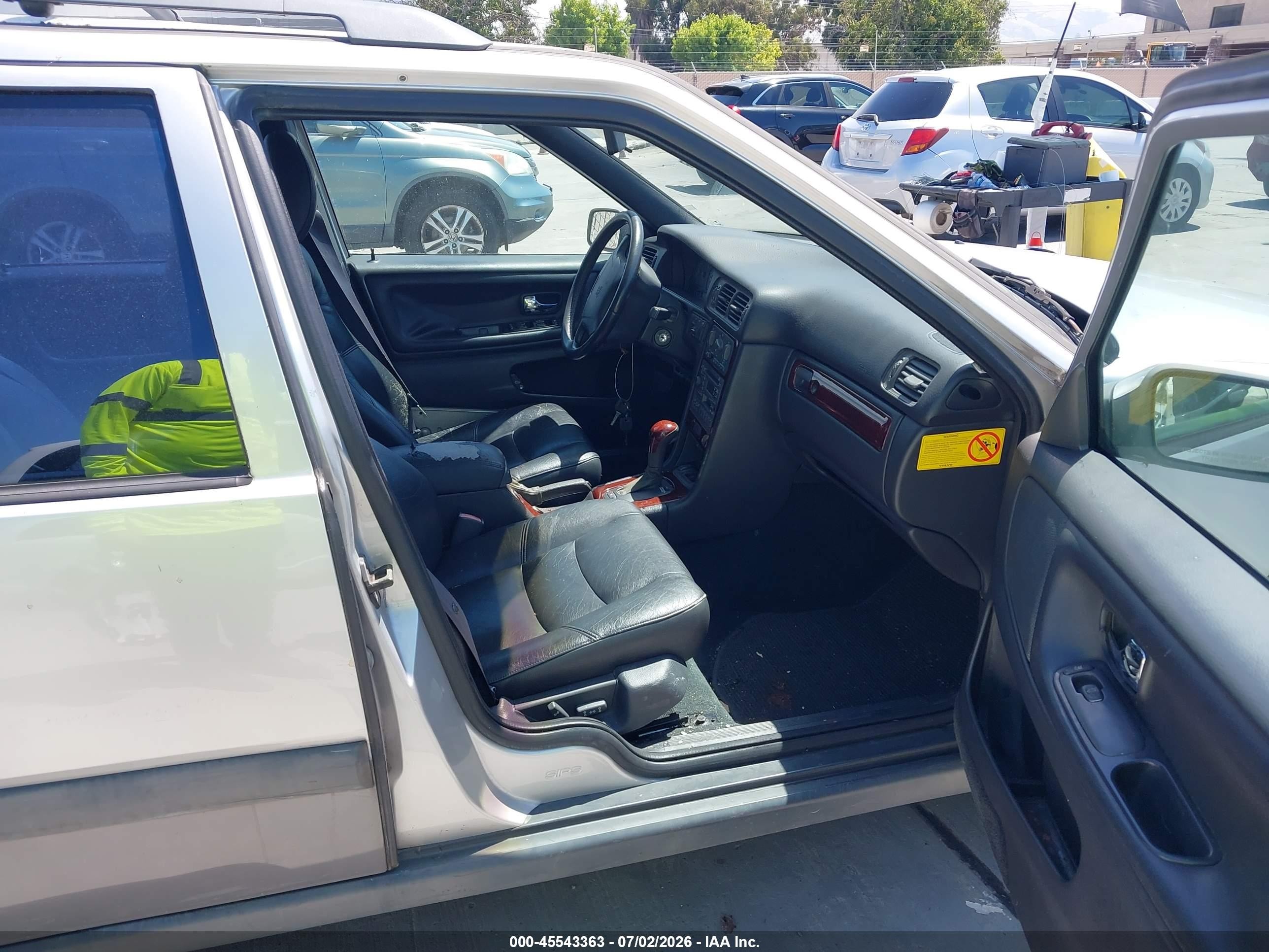 2000 Volvo V70 Xc/xc Se Silver vin: YV1LZ56D6Y2666350