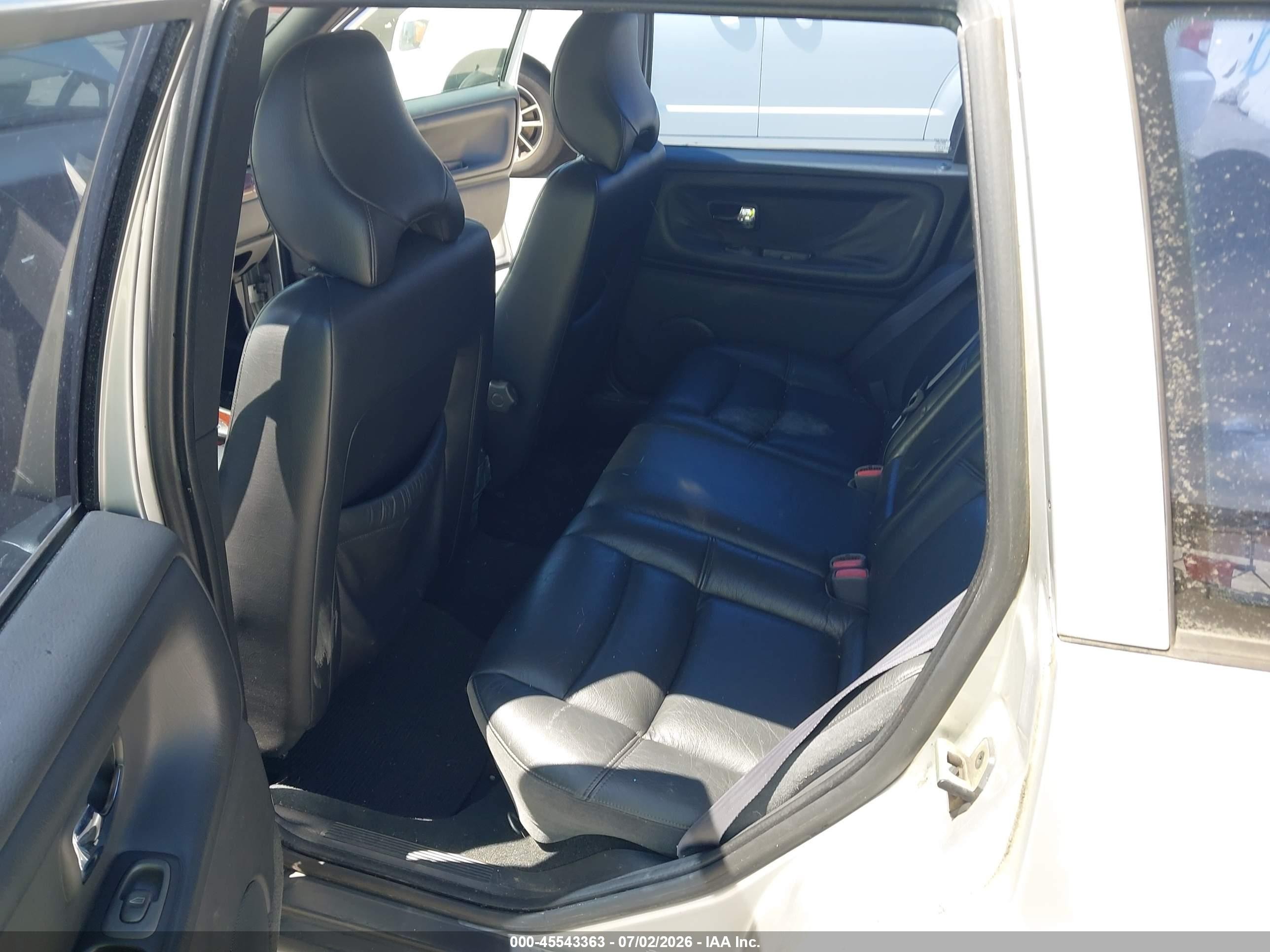 2000 Volvo V70 Xc/xc Se Silver vin: YV1LZ56D6Y2666350