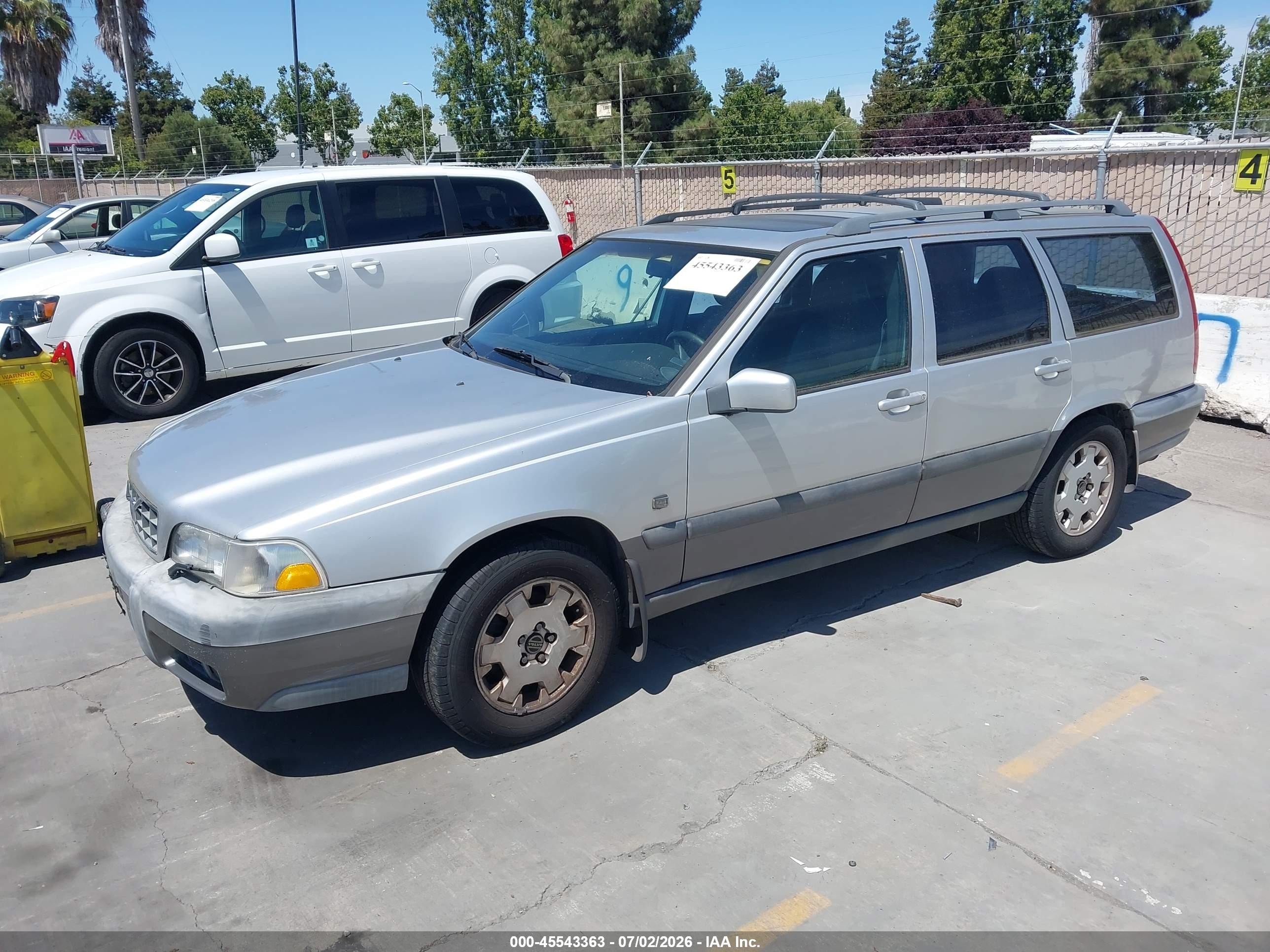 2000 Volvo V70 Xc/xc Se Silver vin: YV1LZ56D6Y2666350