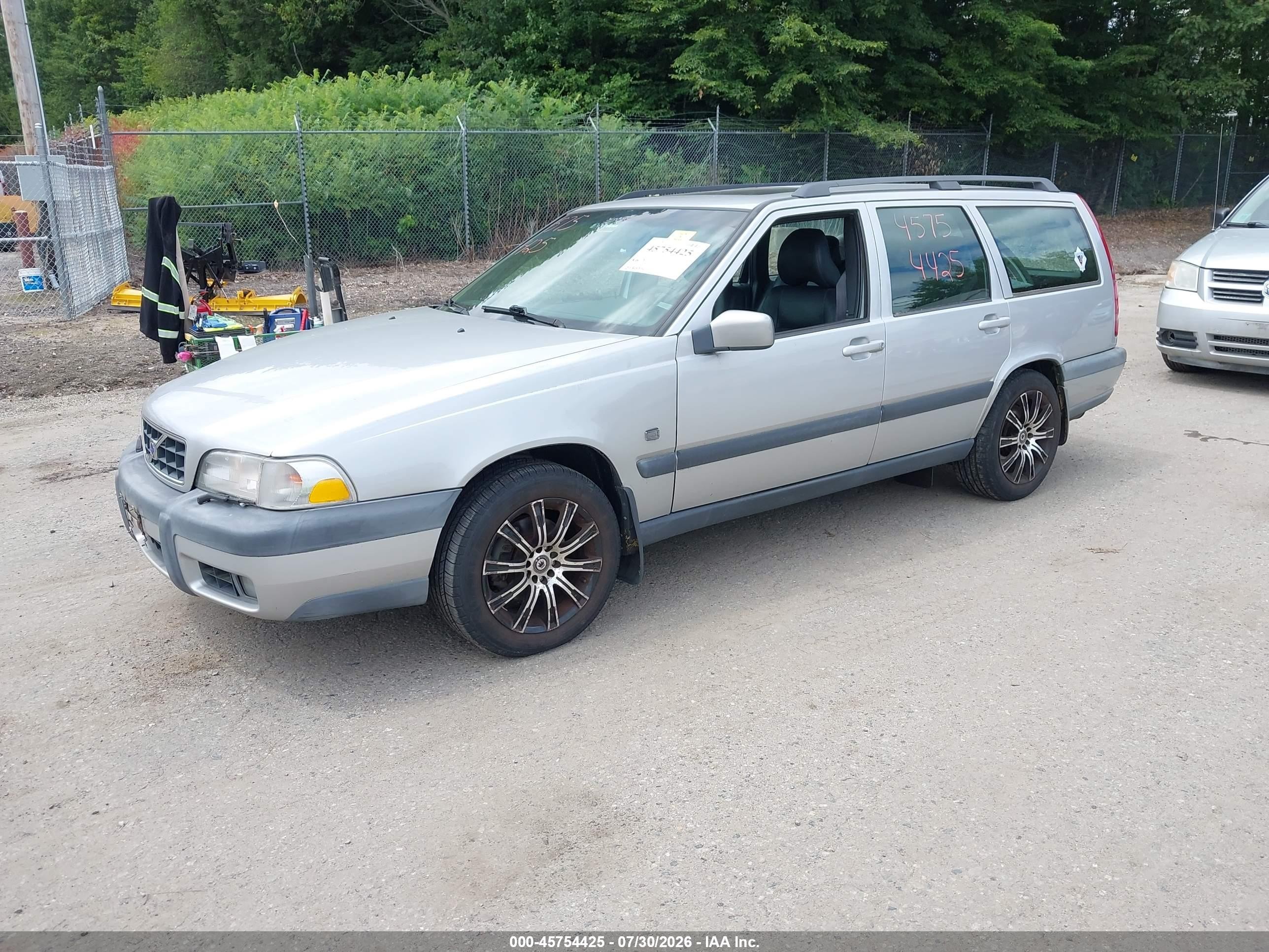 2000 Volvo V70 Xc/xc Se Silver vin: YV1LZ56D9Y2733247