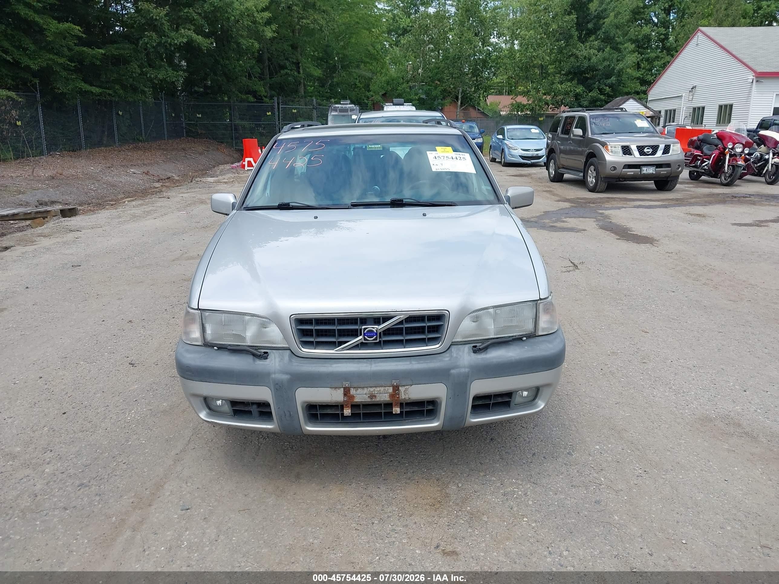 2000 Volvo V70 Xc/xc Se Silver vin: YV1LZ56D9Y2733247