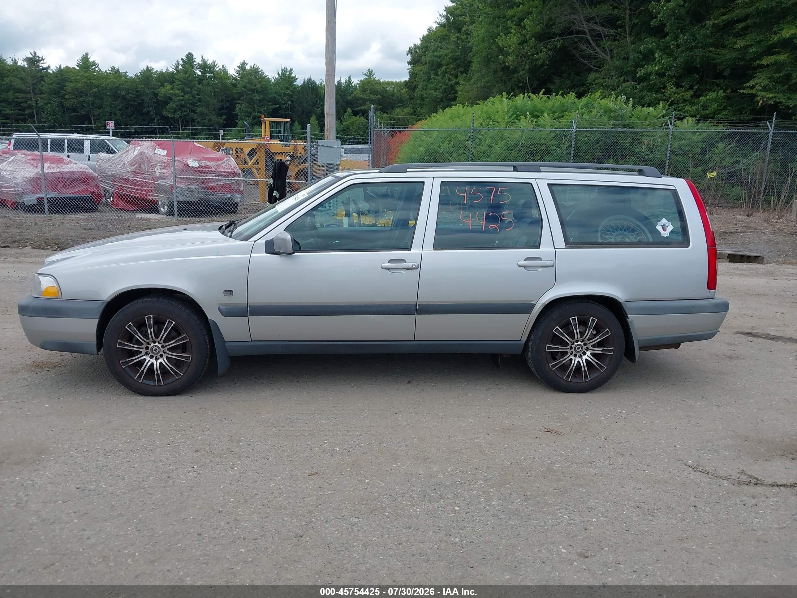 2000 Volvo V70 Xc/xc Se Silver vin: YV1LZ56D9Y2733247