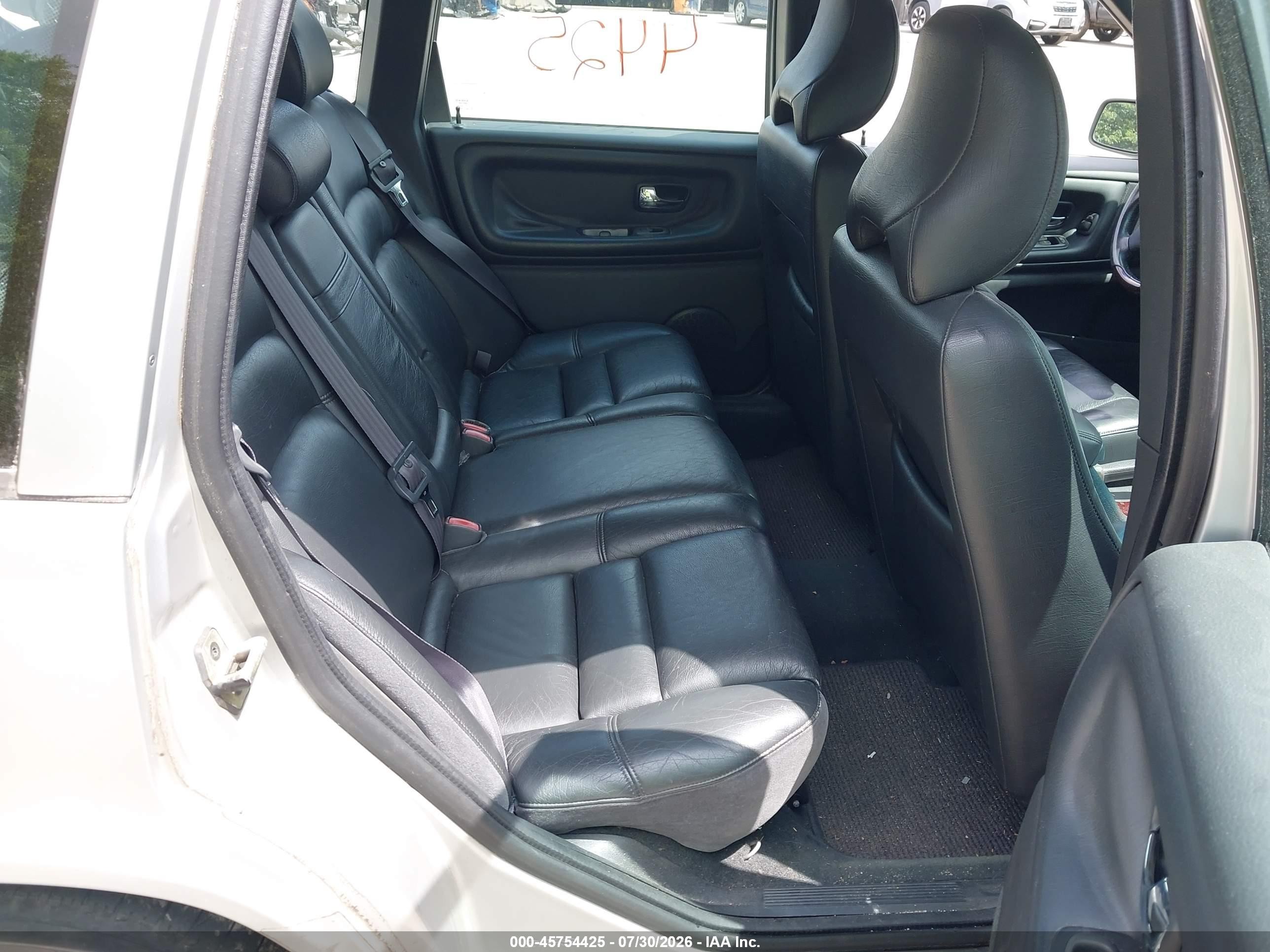 2000 Volvo V70 Xc/xc Se Silver vin: YV1LZ56D9Y2733247