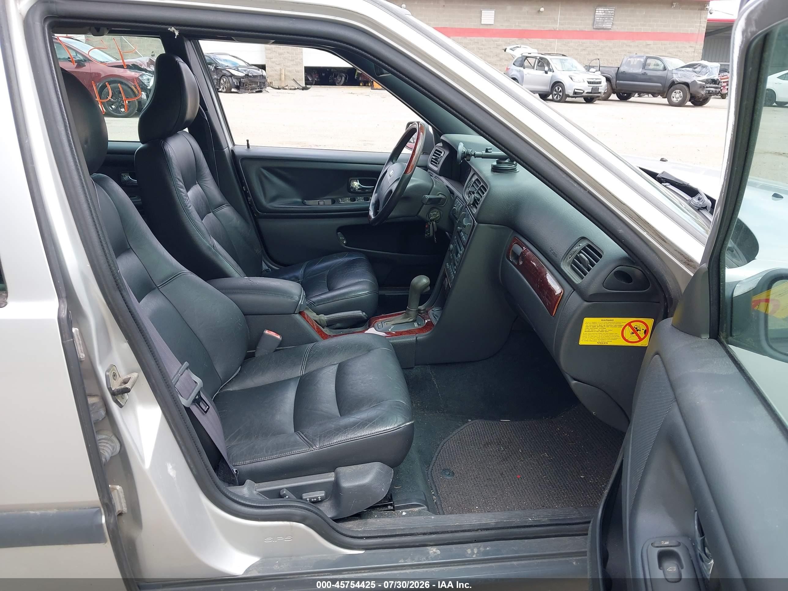 2000 Volvo V70 Xc/xc Se Silver vin: YV1LZ56D9Y2733247