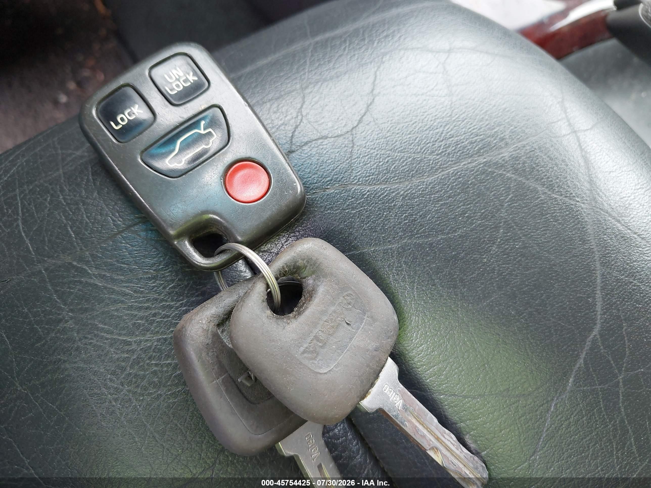 2000 Volvo V70 Xc/xc Se Silver vin: YV1LZ56D9Y2733247