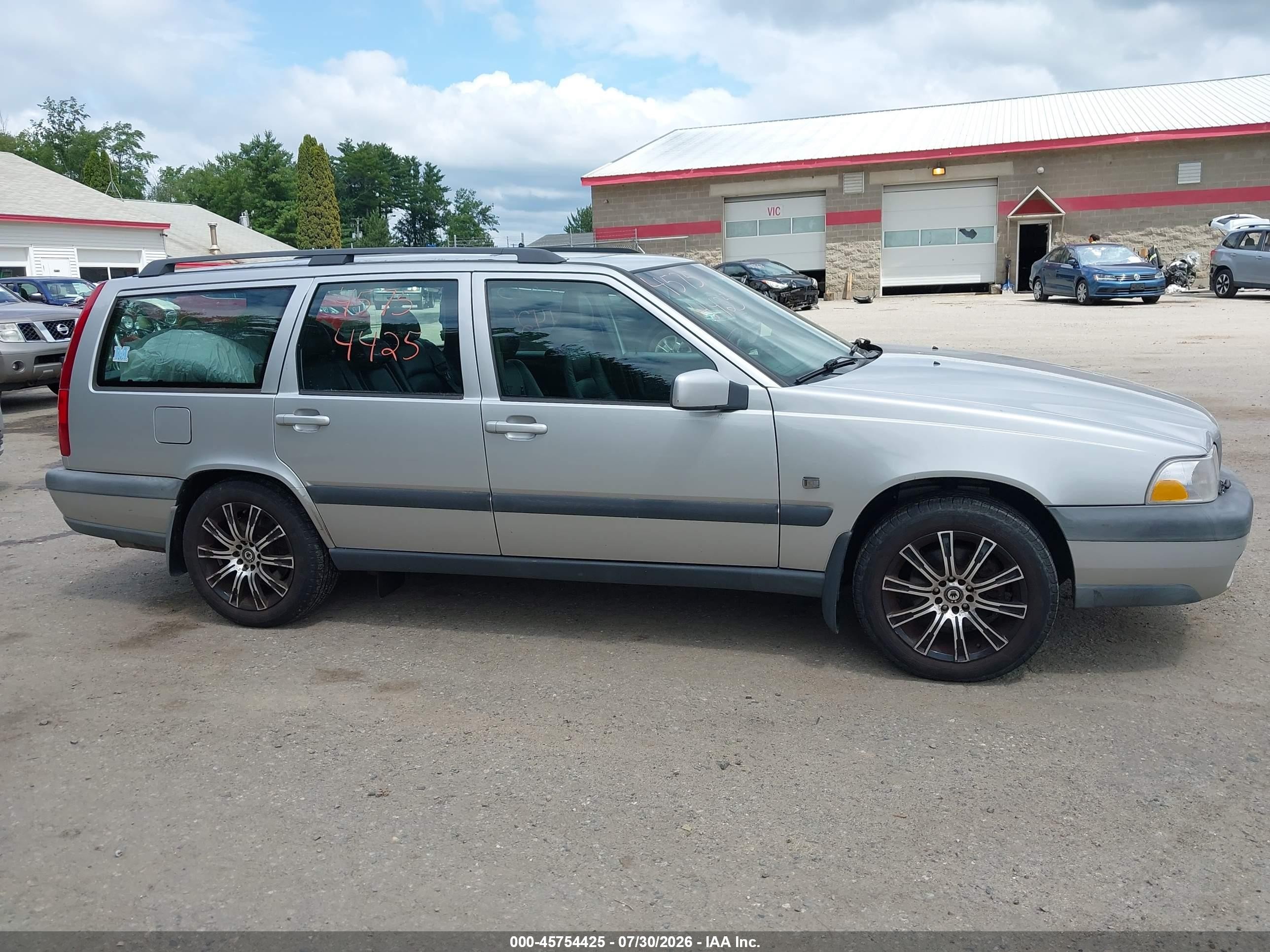 2000 Volvo V70 Xc/xc Se Silver vin: YV1LZ56D9Y2733247