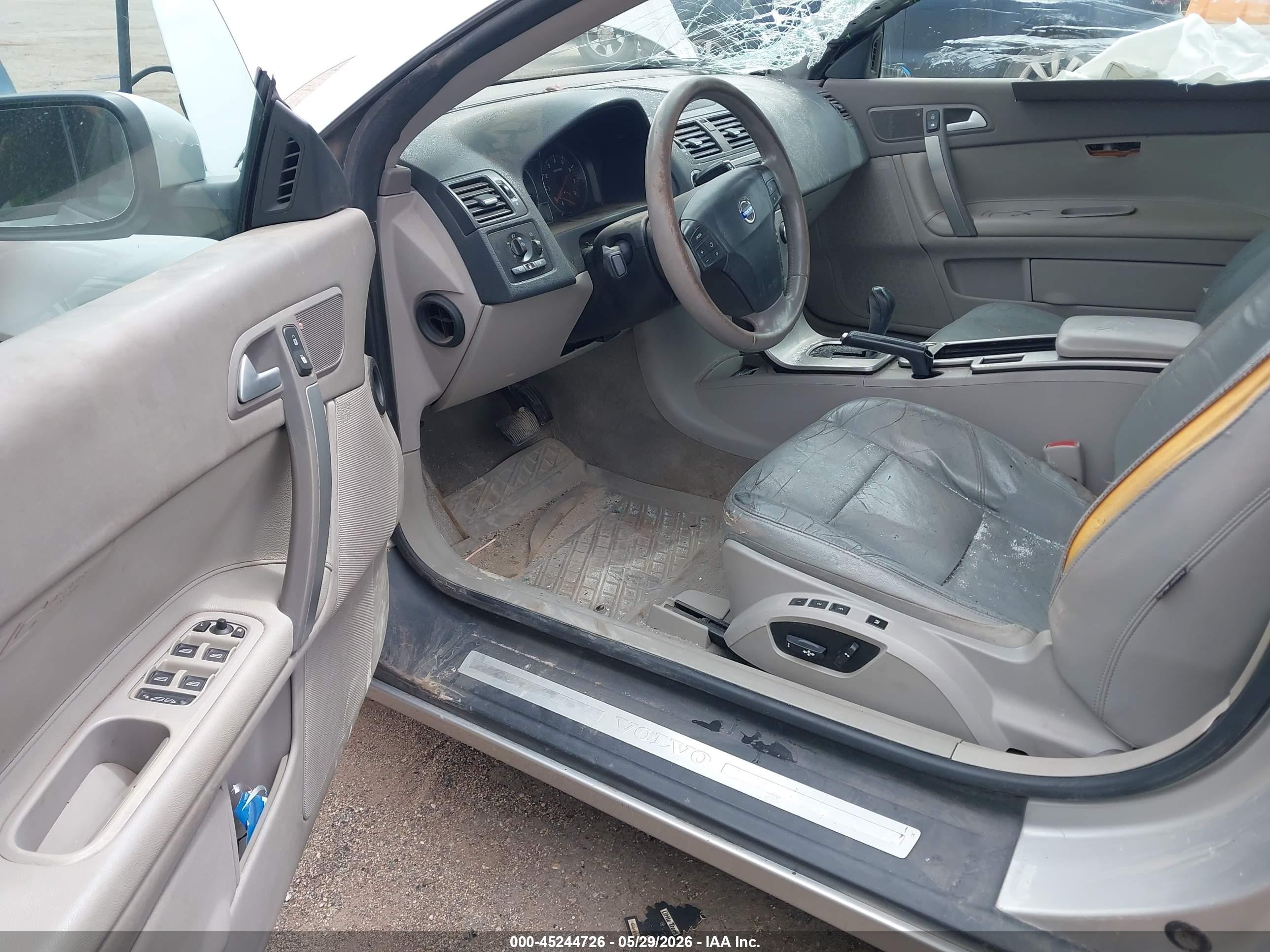 2008 Volvo C70 T5 Silver vin: YV1MC67208J052957