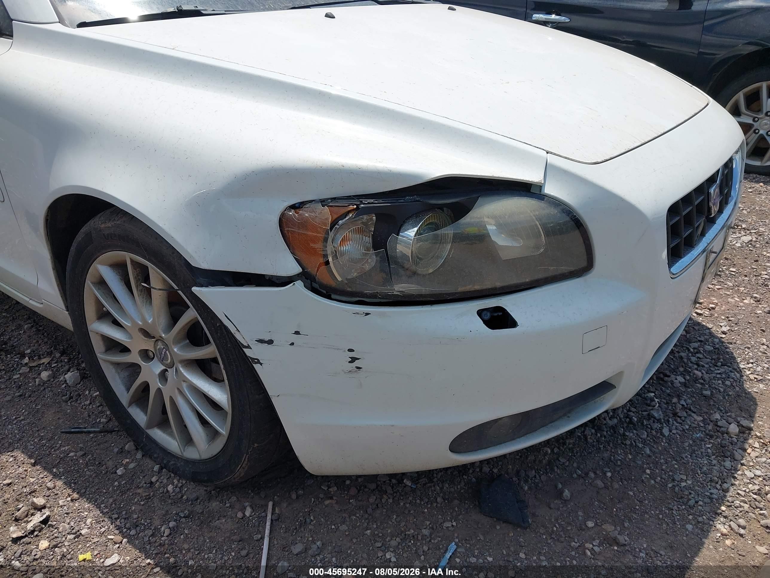 2008 Volvo C70 T5 M White vin: YV1MC67208J058483