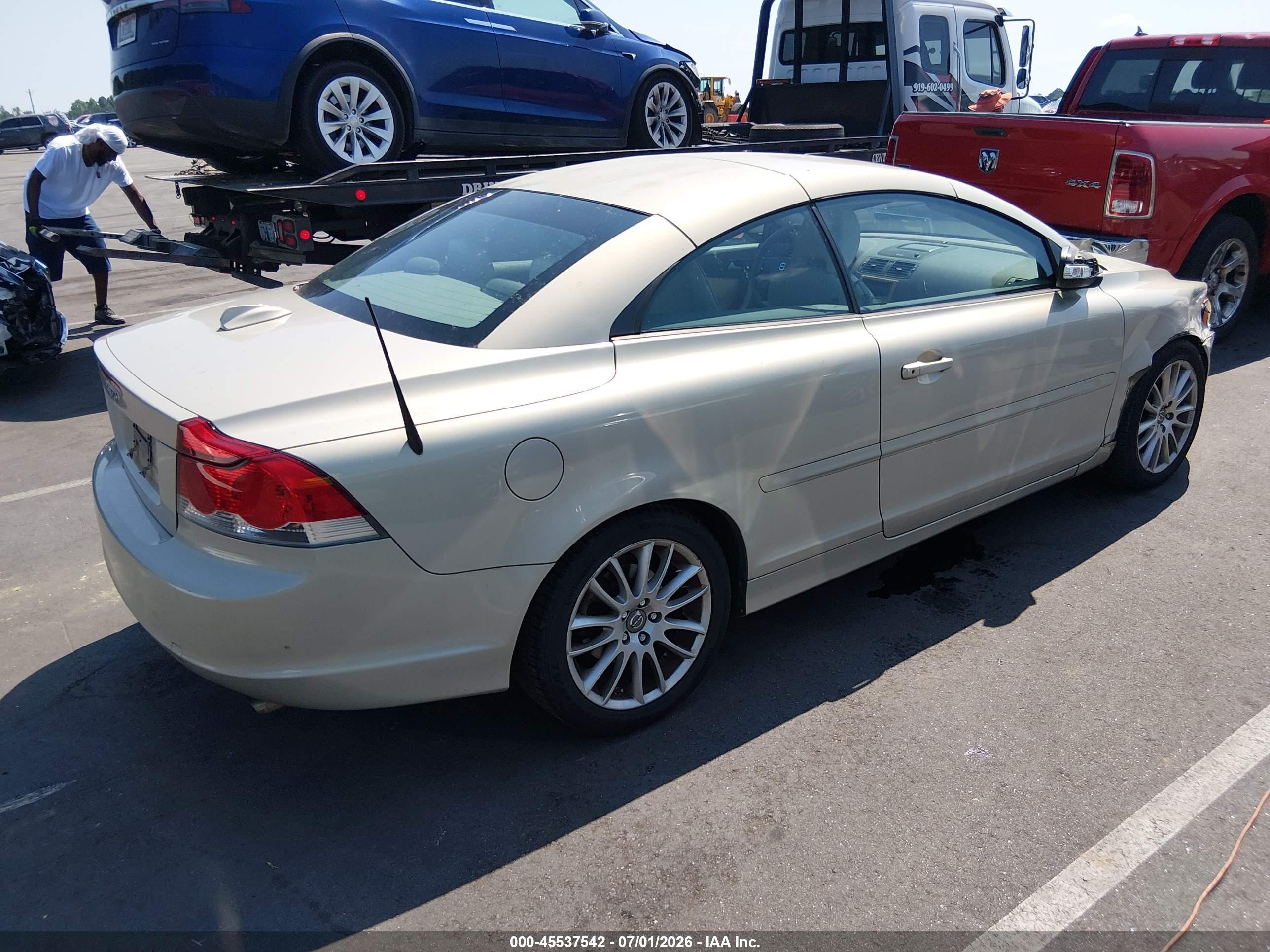 2008 Volvo C70 T5 M Tan vin: YV1MC67218J046410