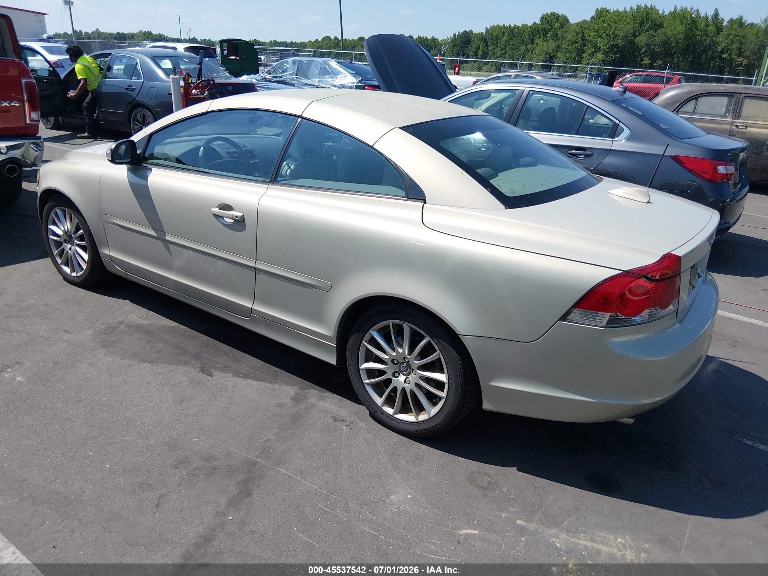 2008 Volvo C70 T5 M Tan vin: YV1MC67218J046410