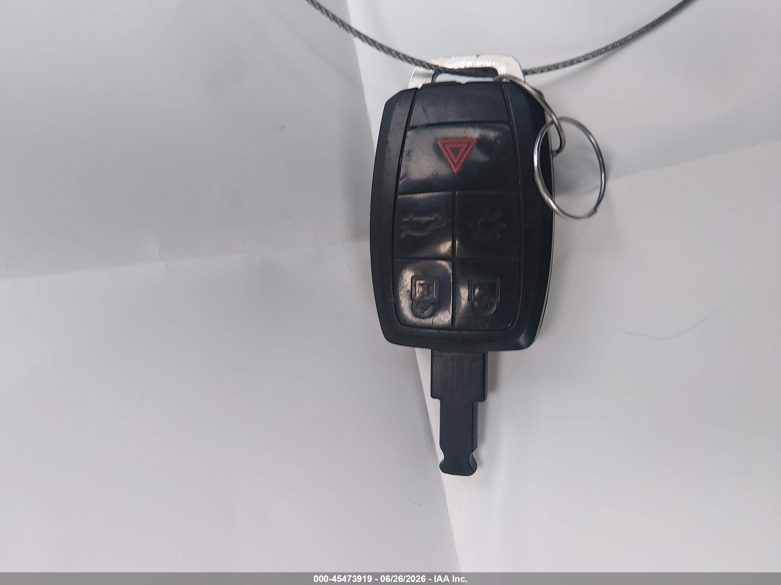 2008 Volvo C70 T5 M Silver vin: YV1MC67238J052791