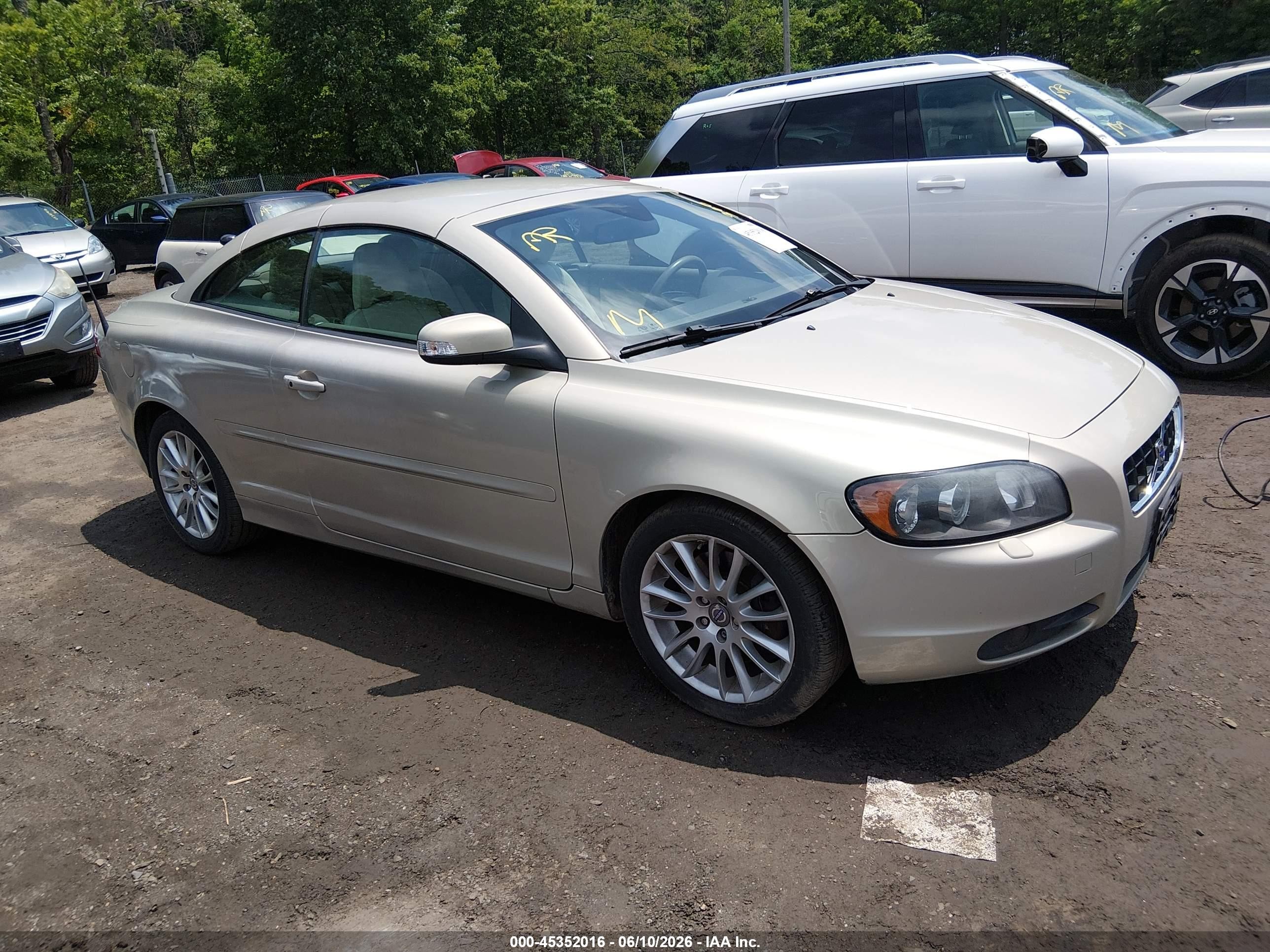 2008 Volvo C70 T5 M Gold vin: YV1MC67248J055120