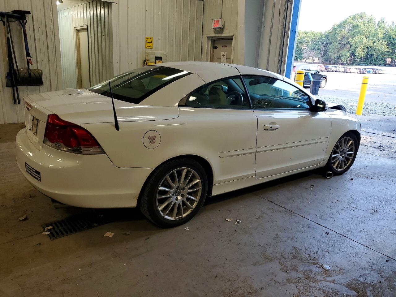 2008 Volvo C70 T5 White vin: YV1MC67258J049505