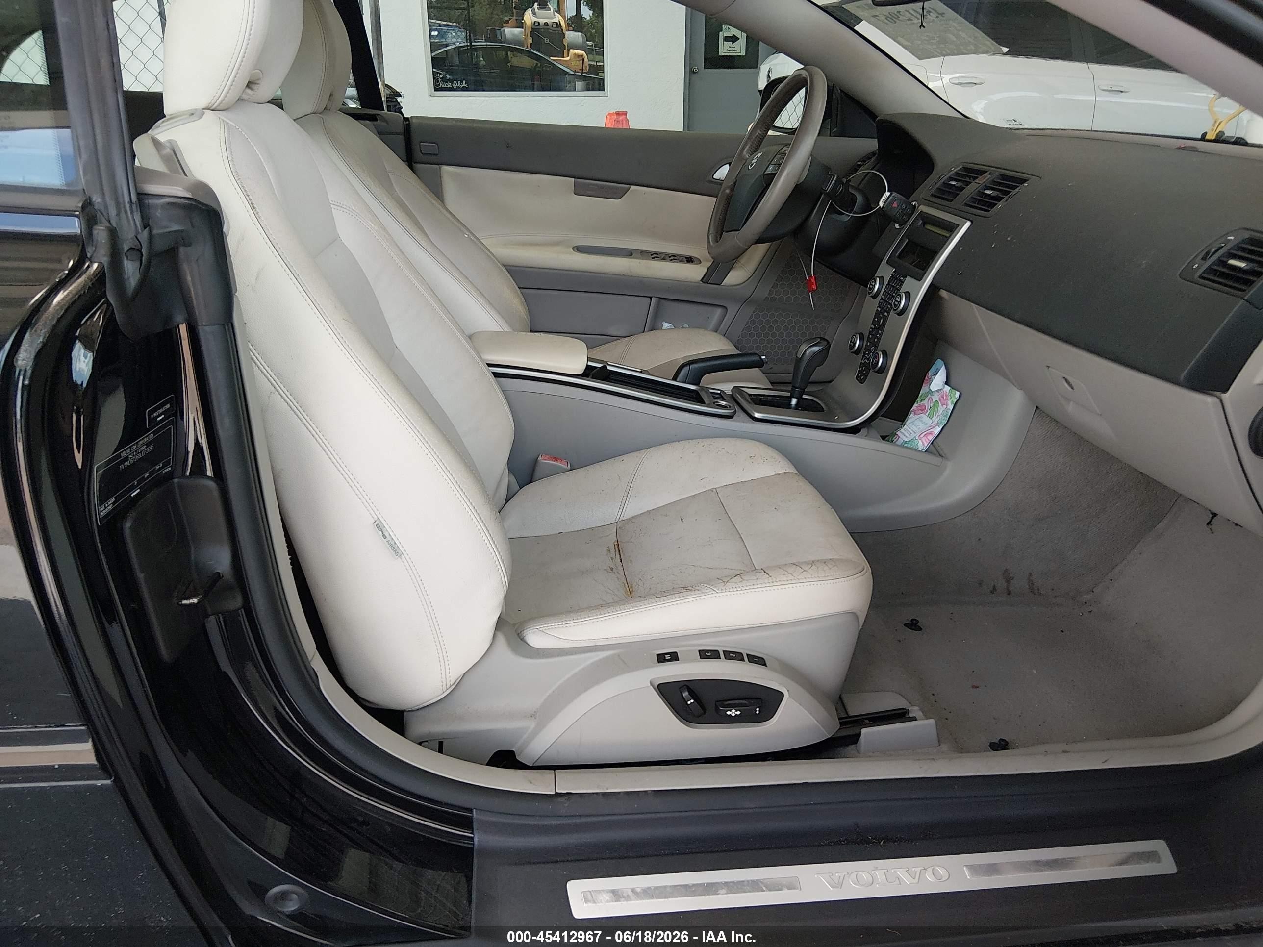 2009 Volvo C70 T5 Black vin: YV1MC67269J072695