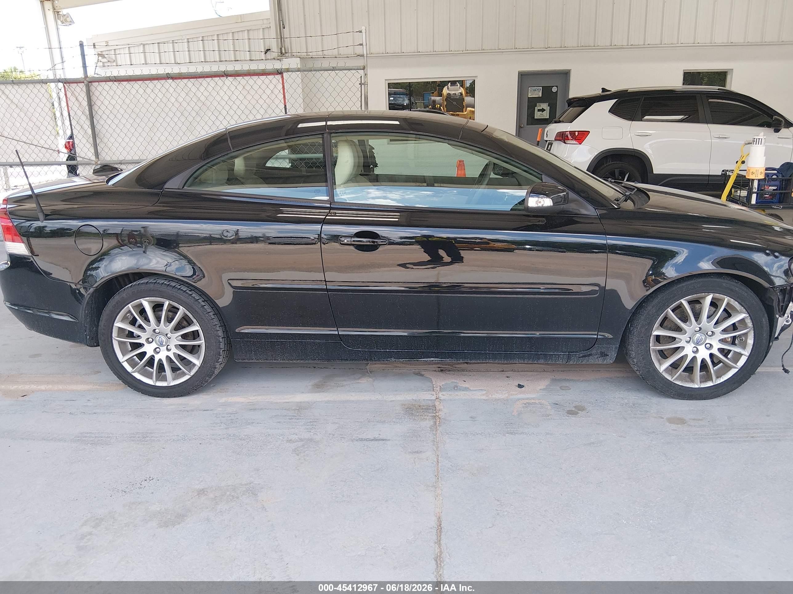 2009 Volvo C70 T5 Black vin: YV1MC67269J072695