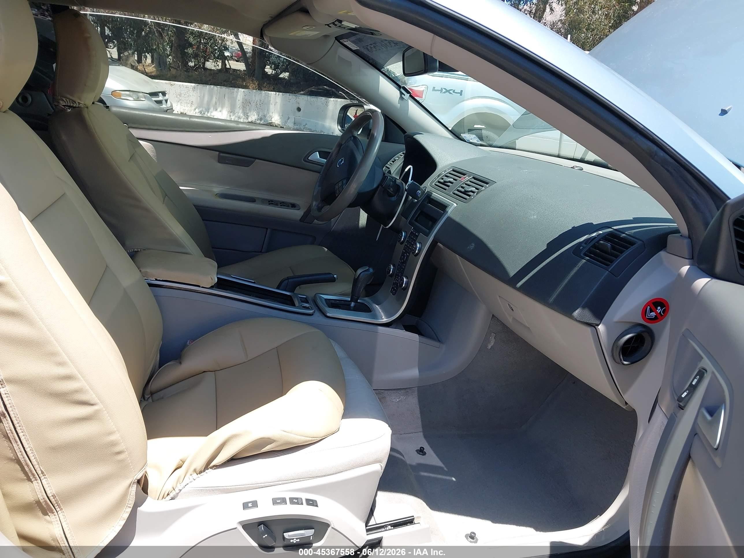2009 Volvo C70 T5 Silver vin: YV1MC67279J072642