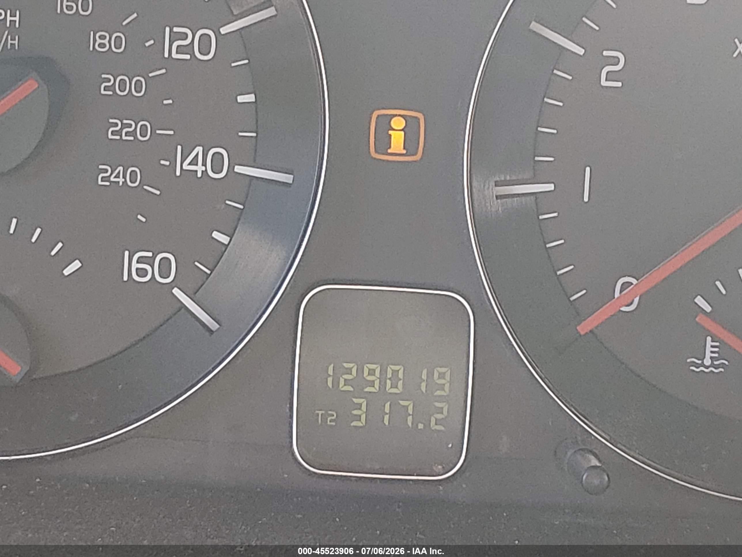2008 Volvo C70 T5 M Silver vin: YV1MC67288J053015