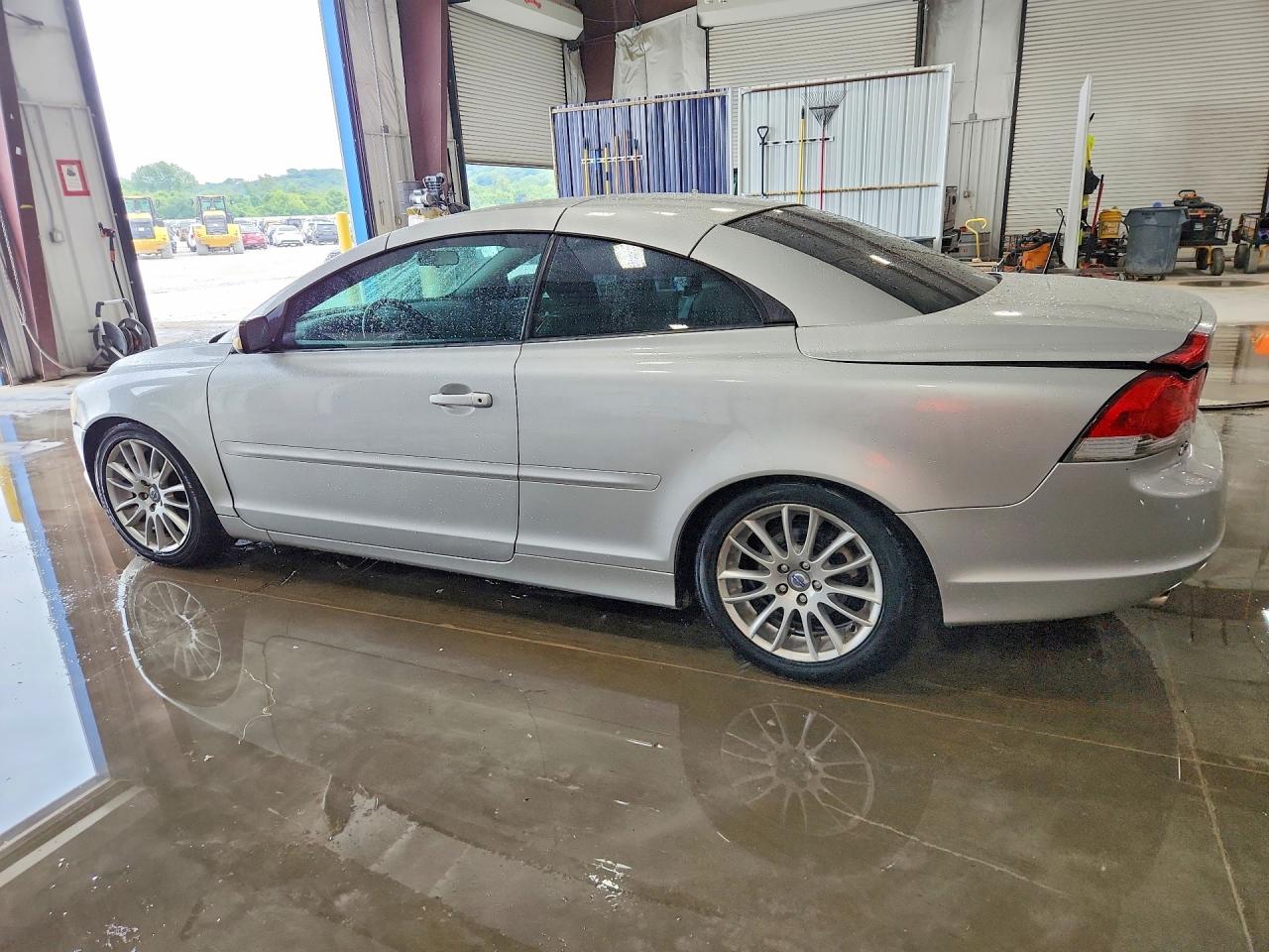 2007 Volvo C70 T5 Silver vin: YV1MC682X7J010728