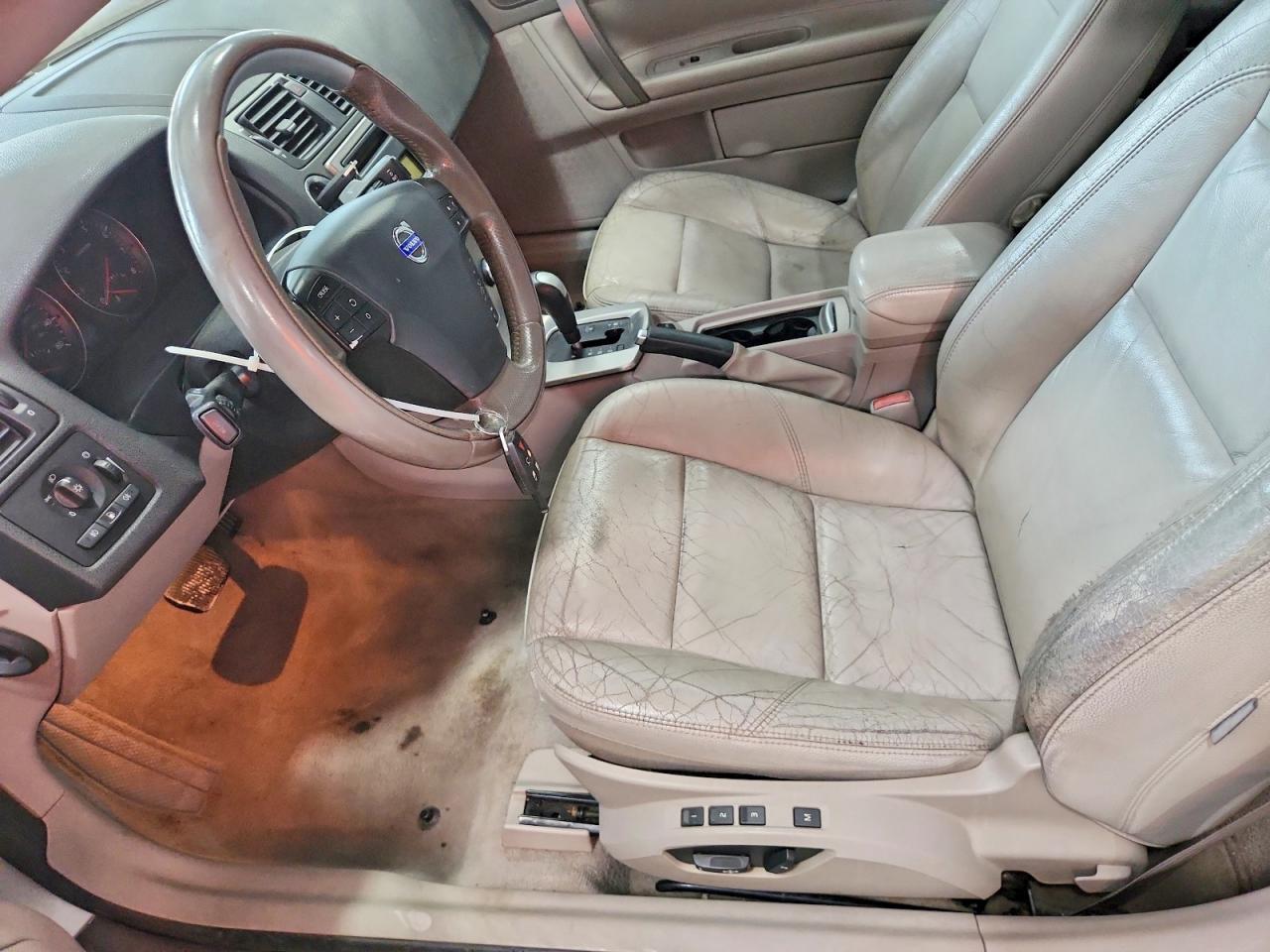 2007 Volvo C70 T5 Silver vin: YV1MC682X7J010728
